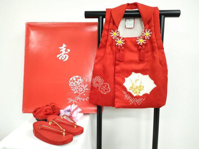 平和屋本店[]極上 七五三 女の子 3歳 被布・草履・巾着・髪飾りセット 4点セット 駒刺繍 絞り 梅 毬 逸..