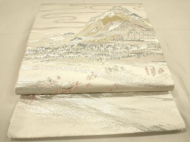 ■■■　サイズ　■■■ 長さ 432cm 幅 31cm程 ■■■　商品詳細　■■■ 【正絹・芯なし】 詳細に関しましては、画像をご確認ください。 大変上質な逸品になります。 お安く出品致しますので、是非この機会にいかがでしょうか？ ■■■　注意事項　■■■ ■モニター発色の具合により色合いが異なる場合がございます。 ■寸法は多少の誤差が生じる場合がございますのでご了承ください。 ■縫込みの長さが左右非対称の場合は短い部分を記載しております。 左右非対称であってもご返品・お値引き等の保証は出来かねますので、ご了承の上ご購入をお願い致します。 ■シミ等のチェックには注意を払っておりますが、見落としがある場合もございますし、個人の見解も様々ですので神経質な方のご購入はお控えください。 ■箪笥に入っておりました着物や帯なので畳みシワや匂いがあるものもございます。 ■お休みは基本的に土日祝となりますが、その他臨時でお休みする場合がございますのでご了承ください。 ■商品の発送は平日のみの発送となります。 ■夜間と土曜、日曜日はお問い合わせの回答が遅れる場合がございます。 ■当店では、お直し、紋入れ、お手入れ等は承っておりません。 ■生地の状態（ヤケ、経年劣化等）によってはサイズ直しが出来ない場合がございます。 その点もどうかご了承のうえ、ご購入をお願いいたします。 ■弊社で取り扱う商品は一点ものにつき、時期や在庫状況に応じて金額が変更となる場合がございます。 ■検針は行っておりません。予めご了承いただきますようお願いいたします。 ■【洗える着物】と記載のある商品におきましては、商品お届け後に洗濯を行ってしまってからのご返品にはご対応しかねます。 念の為、専門店でのお手入れをお願いいたします。 ■着物のサイズ目安は下記を参考ください↓ ＜女性着物＞　お端折り次第で＋5cm　−1cmが着用可能サイズ 　例）身丈170cmの場合、身長160cm〜175cm ＜男性着物＞　身丈＋約25cm〜27cm程が適応身長 　例）身丈155cmの場合、身長180〜182cm