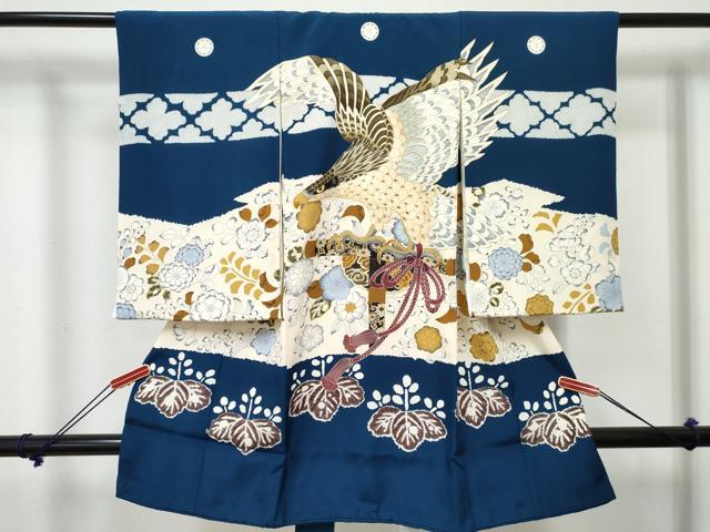 ■■■　サイズ　■■■ 【着物】 身丈 94cm（肩から） 裄丈 45.5cm 袖丈 57.5cm ■■■　商品詳細　■■■ 産着【表地：正絹・裏地：化繊・襦袢：アセテート・五つ紋】 状態は接写画像のように下前に薄い汚れがございますが その他特に目立ったシミ汚れなどもなく大変良い状態です。 大変上質な逸品になります。 お安く出品致しますので、是非この機会にいかがでしょうか？ ■■■　注意事項　■■■ ■モニター発色の具合により色合いが異なる場合がございます。 ■寸法は多少の誤差が生じる場合がございますのでご了承ください。 ■縫込みの長さが左右非対称の場合は短い部分を記載しております。 左右非対称であってもご返品・お値引き等の保証は出来かねますので、ご了承の上ご購入をお願い致します。 ■シミ等のチェックには注意を払っておりますが、見落としがある場合もございますし、個人の見解も様々ですので神経質な方のご購入はお控えください。 ■箪笥に入っておりました着物や帯なので畳みシワや匂いがあるものもございます。 ■お休みは基本的に土日祝となりますが、その他臨時でお休みする場合がございますのでご了承ください。 ■商品の発送は平日のみの発送となります。 ■夜間と土曜、日曜日はお問い合わせの回答が遅れる場合がございます。 ■当店では、お直し、紋入れ、お手入れ等は承っておりません。 ■生地の状態（ヤケ、経年劣化等）によってはサイズ直しが出来ない場合がございます。 その点もどうかご了承のうえ、ご購入をお願いいたします。 ■弊社で取り扱う商品は一点ものにつき、時期や在庫状況に応じて金額が変更となる場合がございます。 ■検針は行っておりません。予めご了承いただきますようお願いいたします。 ■【洗える着物】と記載のある商品におきましては、商品お届け後に洗濯を行ってしまってからのご返品にはご対応しかねます。 念の為、専門店でのお手入れをお願いいたします。 ■写真に写っている物が全てになります。それ以外の付属品はございませんのでご了承ください。 ■状態に関する写真につきましては、掲載可能な写真枚数に限りがあるため、各箇所につき1枚参考画像を掲載しております。 ■着物のサイズ目安は下記を参考ください↓ ＜女性着物＞　お端折り次第で＋5cm　−1cmが着用可能サイズ 　例）身丈170cmの場合、身長160cm〜175cm ＜男性着物＞　身丈＋約25cm〜27cm程が適応身長 　例）身丈155cmの場合、身長180〜182cm