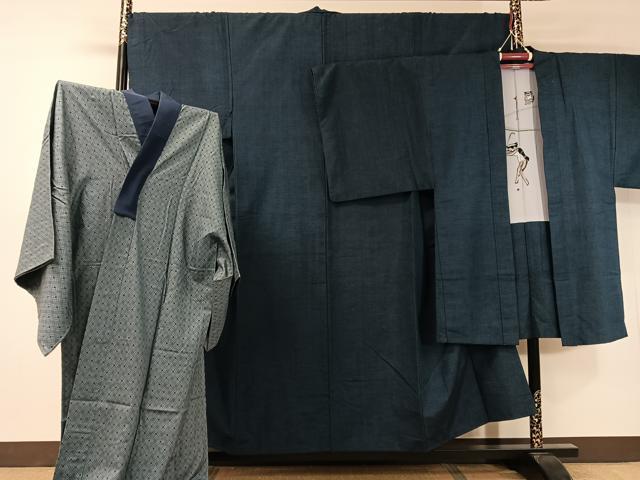 ■■■　サイズ　■■■ 【着物】 身丈 151.5cm（肩から） 裄丈 70cm 袖丈 48cm　縫込み 3cm 袖幅 36.5cm 前幅 27cm 後幅 31cm 着物縫いこみ 内揚げ 0cm 裄 お袖側 約3cm　身頃側 約4.5cm 【長襦袢：単衣】 身丈 141cm（肩から） 裄丈 70.5cm 袖丈 47.5cm　縫込み 2cm 袖幅 35cm 前幅 30.5cm 後幅 31.5cm 着物縫いこみ 内揚げ 0cm 裄 お袖側 約1.5cm　身頃側 約0cm 【羽織】 身丈 99cm（肩から） 裄丈 72cm 袖丈 48cm　縫込み 2.5cm 袖幅 37cm 前幅 20cm 後幅 32cm 裄 お袖側 約3cm　身頃側 約4cm ■■■　商品詳細　■■■ 【正絹】 着物の状態は特に目立ったシミ汚れなどもなく大変良い状態です。 長襦袢の状態は特に目立ったシミ汚れなどもなく大変良い状態です。 羽織の状態は接写画像のように両袖後に薄い汚れがございますが その他特に目立ったシミ汚れなどもなく大変良い状態です。 大変上質な逸品になります。 お安く出品致しますので、是非この機会にいかがでしょうか？ ■■■　注意事項　■■■ ■モニター発色の具合により色合いが異なる場合がございます。 ■寸法は多少の誤差が生じる場合がございますのでご了承ください。 ■縫込みの長さが左右非対称の場合は短い部分を記載しております。 左右非対称であってもご返品・お値引き等の保証は出来かねますので、ご了承の上ご購入をお願い致します。 ■シミ等のチェックには注意を払っておりますが、見落としがある場合もございますし、個人の見解も様々ですので神経質な方のご購入はお控えください。 ■箪笥に入っておりました着物や帯なので畳みシワや匂いがあるものもございます。 ■お休みは基本的に土日祝となりますが、その他臨時でお休みする場合がございますのでご了承ください。 ■商品の発送は平日のみの発送となります。 ■夜間と土曜、日曜日はお問い合わせの回答が遅れる場合がございます。 ■当店では、お直し、紋入れ、お手入れ等は承っておりません。 ■生地の状態（ヤケ、経年劣化等）によってはサイズ直しが出来ない場合がございます。 その点もどうかご了承のうえ、ご購入をお願いいたします。 ■弊社で取り扱う商品は一点ものにつき、時期や在庫状況に応じて金額が変更となる場合がございます。 ■検針は行っておりません。予めご了承いただきますようお願いいたします。 ■【洗える着物】と記載のある商品におきましては、商品お届け後に洗濯を行ってしまってからのご返品にはご対応しかねます。 念の為、専門店でのお手入れをお願いいたします。 ■着物のサイズ目安は下記を参考ください↓ ＜女性着物＞　お端折り次第で＋5cm　−1cmが着用可能サイズ 　例）身丈170cmの場合、身長160cm〜175cm ＜男性着物＞　身丈＋約25cm〜27cm程が適応身長 　例）身丈155cmの場合、身長180〜182cm