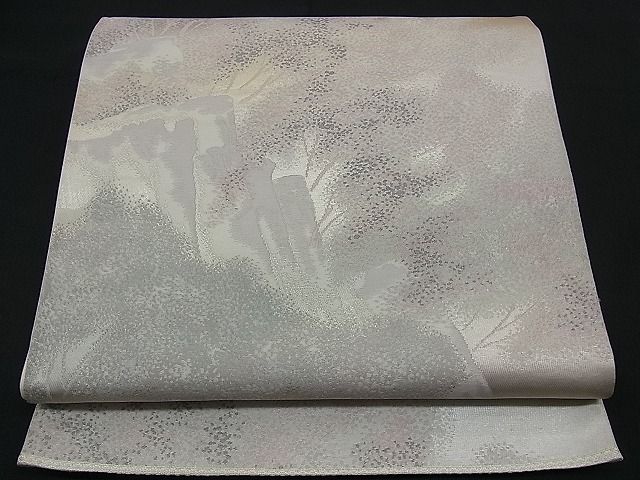 ■■■　サイズ　■■■ 長さ 428cm 幅 31cm程 ■■■　商品詳細　■■■ 【正絹・芯なし】状態は接写画像のようにたれ先上部・柄止まり・裏地に薄い汚れ、前柄付近にスレがございますがその他特に目立ったシミ汚れなどもなく大変良い状態です。大変上質な逸品になります。お安く出品致しますので、是非この機会にいかがでしょうか？ ■■■　注意事項　■■■ ■モニター発色の具合により色合いが異なる場合がございます。 ■寸法は多少の誤差が生じる場合がございますのでご了承ください。 ■縫込みの長さが左右非対称の場合は短い部分を記載しております。 左右非対称であってもご返品・お値引き等の保証は出来かねますので、ご了承の上ご購入をお願い致します。 ■シミ等のチェックには注意を払っておりますが、見落としがある場合もございますし、個人の見解も様々ですので神経質な方のご購入はお控えください。 ■箪笥に入っておりました着物や帯なので畳みシワや匂いがあるものもございます。 ■お休みは基本的に土日祝となりますが、その他臨時でお休みする場合がございますのでご了承ください。 ■商品の発送は平日のみの発送となります。 ■夜間と土曜、日曜日はお問い合わせの回答が遅れる場合がございます。 ■当店では、お直し、紋入れ、お手入れ等は承っておりません。 ■生地の状態（ヤケ、経年劣化等）によってはサイズ直しが出来ない場合がございます。 その点もどうかご了承のうえ、ご購入をお願いいたします。 ■弊社で取り扱う商品は一点ものにつき、時期や在庫状況に応じて金額が変更となる場合がございます。 ■検針は行っておりません。予めご了承いただきますようお願いいたします。 ■【洗える着物】と記載のある商品におきましては、商品お届け後に洗濯を行ってしまってからのご返品にはご対応しかねます。 念の為、専門店でのお手入れをお願いいたします。 ■着物のサイズ目安は下記を参考ください↓ ＜女性着物＞　お端折り次第で＋5cm　−1cmが着用可能サイズ 　例）身丈170cmの場合、身長160cm〜175cm ＜男性着物＞　身丈＋約25cm〜27cm程が適応身長 　例）身丈155cmの場合、身長180〜182cm