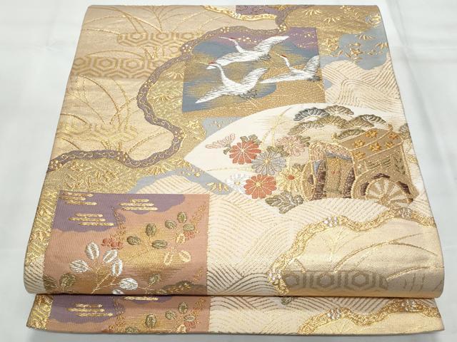 ■■■　サイズ　■■■ 長さ 420cm 幅 30.5cm程 ■■■　商品詳細　■■■ 【正絹・芯なし】 詳細に関しましては、画像をご確認ください。 大変上質な逸品になります。 お安く出品致しますので、是非この機会にいかがでしょうか？ ※汚れ等に関しましては、着用時には見えない部分になるかと思いますのであまり気にならずお召になれるかと思います。 ■■■　注意事項　■■■ ■モニター発色の具合により色合いが異なる場合がございます。 ■寸法は多少の誤差が生じる場合がございますのでご了承ください。 ■縫込みの長さが左右非対称の場合は短い部分を記載しております。 左右非対称であってもご返品・お値引き等の保証は出来かねますので、ご了承の上ご購入をお願い致します。 ■シミ等のチェックには注意を払っておりますが、見落としがある場合もございますし、個人の見解も様々ですので神経質な方のご購入はお控えください。 ■箪笥に入っておりました着物や帯なので畳みシワや匂いがあるものもございます。 ■お休みは基本的に土日祝となりますが、その他臨時でお休みする場合がございますのでご了承ください。 ■商品の発送は平日のみの発送となります。 ■夜間と土曜、日曜日はお問い合わせの回答が遅れる場合がございます。 ■当店では、お直し、紋入れ、お手入れ等は承っておりません。 ■生地の状態（ヤケ、経年劣化等）によってはサイズ直しが出来ない場合がございます。 その点もどうかご了承のうえ、ご購入をお願いいたします。 ■弊社で取り扱う商品は一点ものにつき、時期や在庫状況に応じて金額が変更となる場合がございます。 ■検針は行っておりません。予めご了承いただきますようお願いいたします。 ■【洗える着物】と記載のある商品におきましては、商品お届け後に洗濯を行ってしまってからのご返品にはご対応しかねます。 念の為、専門店でのお手入れをお願いいたします。 ■着物のサイズ目安は下記を参考ください↓ ＜女性着物＞　お端折り次第で＋5cm　−1cmが着用可能サイズ 　例）身丈170cmの場合、身長160cm〜175cm ＜男性着物＞　身丈＋約25cm〜27cm程が適応身長 　例）身丈155cmの場合、身長180〜182cm