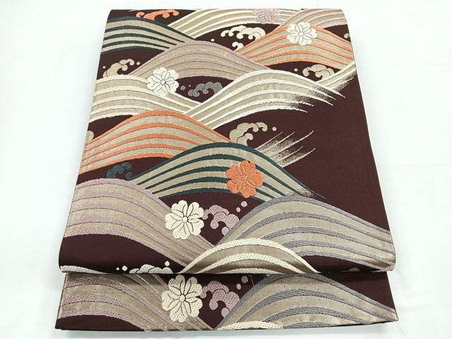 ■■■　サイズ　■■■ 長さ 422cm 幅 31cm程 ■■■　商品詳細　■■■ 【正絹・芯なし】 詳細に関しましては、画像をご確認ください。 大変上質な逸品になります。 お安く出品致しますので、是非この機会にいかがでしょうか？ ■■■　注意事項　■■■ ■モニター発色の具合により色合いが異なる場合がございます。 ■寸法は多少の誤差が生じる場合がございますのでご了承ください。 ■縫込みの長さが左右非対称の場合は短い部分を記載しております。 左右非対称であってもご返品・お値引き等の保証は出来かねますので、ご了承の上ご購入をお願い致します。 ■シミ等のチェックには注意を払っておりますが、見落としがある場合もございますし、個人の見解も様々ですので神経質な方のご購入はお控えください。 ■箪笥に入っておりました着物や帯なので畳みシワや匂いがあるものもございます。 ■お休みは基本的に土日祝となりますが、その他臨時でお休みする場合がございますのでご了承ください。 ■商品の発送は平日のみの発送となります。 ■夜間と土曜、日曜日はお問い合わせの回答が遅れる場合がございます。 ■当店では、お直し、紋入れ、お手入れ等は承っておりません。 ■生地の状態（ヤケ、経年劣化等）によってはサイズ直しが出来ない場合がございます。 その点もどうかご了承のうえ、ご購入をお願いいたします。 ■弊社で取り扱う商品は一点ものにつき、時期や在庫状況に応じて金額が変更となる場合がございます。 ■検針は行っておりません。予めご了承いただきますようお願いいたします。 ■【洗える着物】と記載のある商品におきましては、商品お届け後に洗濯を行ってしまってからのご返品にはご対応しかねます。 念の為、専門店でのお手入れをお願いいたします。 ■着物のサイズ目安は下記を参考ください↓ ＜女性着物＞　お端折り次第で＋5cm　−1cmが着用可能サイズ 　例）身丈170cmの場合、身長160cm〜175cm ＜男性着物＞　身丈＋約25cm〜27cm程が適応身長 　例）身丈155cmの場合、身長180〜182cm