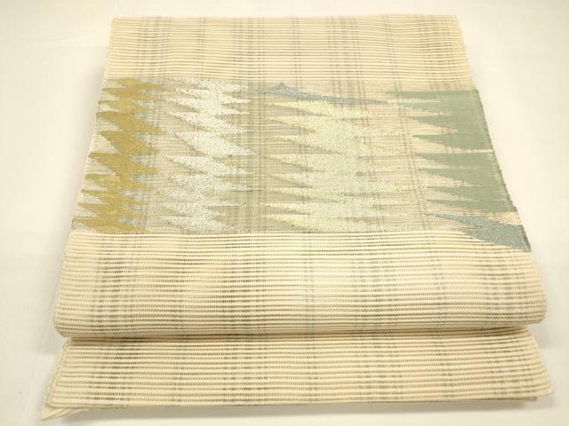 ■■■　サイズ　■■■ 長さ 372cm 幅 30.5cm程 ■■■　商品詳細　■■■ 【正絹】 状態は接写画像のように表地所々・裏地に薄い汚れがございます。 大変上質な逸品になりますのでぜひお手入れをされてお召しになられてはいかがでしょうか。 お安く出品致しますので、是非この機会にいかがでしょうか？ ■■■　注意事項　■■■ ■モニター発色の具合により色合いが異なる場合がございます。 ■寸法は多少の誤差が生じる場合がございますのでご了承ください。 ■縫込みの長さが左右非対称の場合は短い部分を記載しております。 左右非対称であってもご返品・お値引き等の保証は出来かねますので、ご了承の上ご購入をお願い致します。 ■シミ等のチェックには注意を払っておりますが、見落としがある場合もございますし、個人の見解も様々ですので神経質な方のご購入はお控えください。 ■箪笥に入っておりました着物や帯なので畳みシワや匂いがあるものもございます。 ■お休みは基本的に土日祝となりますが、その他臨時でお休みする場合がございますのでご了承ください。 ■商品の発送は平日のみの発送となります。 ■夜間と土曜、日曜日はお問い合わせの回答が遅れる場合がございます。 ■当店では、お直し、紋入れ、お手入れ等は承っておりません。 ■生地の状態（ヤケ、経年劣化等）によってはサイズ直しが出来ない場合がございます。 その点もどうかご了承のうえ、ご購入をお願いいたします。 ■弊社で取り扱う商品は一点ものにつき、時期や在庫状況に応じて金額が変更となる場合がございます。 ■検針は行っておりません。予めご了承いただきますようお願いいたします。 ■【洗える着物】と記載のある商品におきましては、商品お届け後に洗濯を行ってしまってからのご返品にはご対応しかねます。 念の為、専門店でのお手入れをお願いいたします。 ■着物のサイズ目安は下記を参考ください↓ ＜女性着物＞　お端折り次第で＋5?　−10?が着用可能サイズ 　例）身丈170?の場合、身長160?〜175? ＜男性着物＞　身丈＋約25?〜27?程が適応身長 　例）身丈155?の場合、身長180〜182?