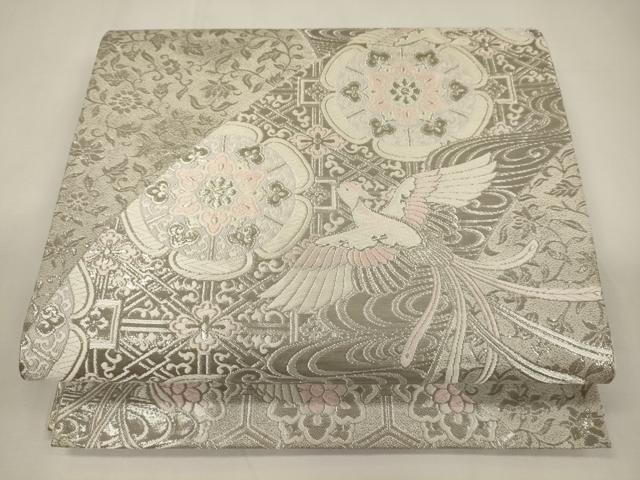 ■■■　サイズ　■■■ 長さ 426cm 幅 31cm程 ■■■　商品詳細　■■■ 【正絹・芯なし】 詳細に関しましては、画像をご確認ください。 大変上質な逸品になります。 お安く出品致しますので、是非この機会にいかがでしょうか？ ※汚れ等に関しましては、着用時には見えない部分になるかと思いますのであまり気にならずお召になれるかと思います。 ■■■　注意事項　■■■ ■モニター発色の具合により色合いが異なる場合がございます。 ■寸法は多少の誤差が生じる場合がございますのでご了承ください。 ■縫込みの長さが左右非対称の場合は短い部分を記載しております。 左右非対称であってもご返品・お値引き等の保証は出来かねますので、ご了承の上ご購入をお願い致します。 ■シミ等のチェックには注意を払っておりますが、見落としがある場合もございますし、個人の見解も様々ですので神経質な方のご購入はお控えください。 ■箪笥に入っておりました着物や帯なので畳みシワや匂いがあるものもございます。 ■お休みは基本的に土日祝となりますが、その他臨時でお休みする場合がございますのでご了承ください。 ■商品の発送は平日のみの発送となります。 ■夜間と土曜、日曜日はお問い合わせの回答が遅れる場合がございます。 ■当店では、お直し、紋入れ、お手入れ等は承っておりません。 ■生地の状態（ヤケ、経年劣化等）によってはサイズ直しが出来ない場合がございます。 その点もどうかご了承のうえ、ご購入をお願いいたします。 ■弊社で取り扱う商品は一点ものにつき、時期や在庫状況に応じて金額が変更となる場合がございます。 ■検針は行っておりません。予めご了承いただきますようお願いいたします。 ■【洗える着物】と記載のある商品におきましては、商品お届け後に洗濯を行ってしまってからのご返品にはご対応しかねます。 念の為、専門店でのお手入れをお願いいたします。 ■着物のサイズ目安は下記を参考ください↓ ＜女性着物＞　お端折り次第で＋5?　−10?が着用可能サイズ 　例）身丈170?の場合、身長160?〜175? ＜男性着物＞　身丈＋約25?〜27?程が適応身長 　例）身丈155?の場合、身長180〜182?