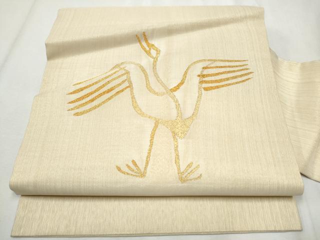 ■■■　サイズ　■■■ 長さ 369.5cm 幅 30cm程 ■■■　商品詳細　■■■ 【正絹】 状態は接写画像のように 手先に薄い汚れがございますが その他特に目立ったシミ汚れなどもなく大変良い状態です。 大変上質な逸品になります。 お安く出品致しますので、是非この機会にいかがでしょうか？ ■■■　注意事項　■■■ ■モニター発色の具合により色合いが異なる場合がございます。 ■寸法は多少の誤差が生じる場合がございますのでご了承ください。 ■縫込みの長さが左右非対称の場合は短い部分を記載しております。 左右非対称であってもご返品・お値引き等の保証は出来かねますので、ご了承の上ご購入をお願い致します。 ■シミ等のチェックには注意を払っておりますが、見落としがある場合もございますし、個人の見解も様々ですので神経質な方のご購入はお控えください。 ■箪笥に入っておりました着物や帯なので畳みシワや匂いがあるものもございます。 ■お休みは基本的に土日祝となりますが、その他臨時でお休みする場合がございますのでご了承ください。 ■商品の発送は平日のみの発送となります。 ■夜間と土曜、日曜日はお問い合わせの回答が遅れる場合がございます。 ■当店では、お直し、紋入れ、お手入れ等は承っておりません。 ■生地の状態（ヤケ、経年劣化等）によってはサイズ直しが出来ない場合がございます。 その点もどうかご了承のうえ、ご購入をお願いいたします。 ■弊社で取り扱う商品は一点ものにつき、時期や在庫状況に応じて金額が変更となる場合がございます。 ■検針は行っておりません。予めご了承いただきますようお願いいたします。 ■【洗える着物】と記載のある商品におきましては、商品お届け後に洗濯を行ってしまってからのご返品にはご対応しかねます。 念の為、専門店でのお手入れをお願いいたします。 ■着物のサイズ目安は下記を参考ください↓ ＜女性着物＞　お端折り次第で＋5cm　−1cmが着用可能サイズ 　例）身丈170cmの場合、身長160cm〜175cm ＜男性着物＞　身丈＋約25cm〜27cm程が適応身長 　例）身丈155cmの場合、身長180〜182cm