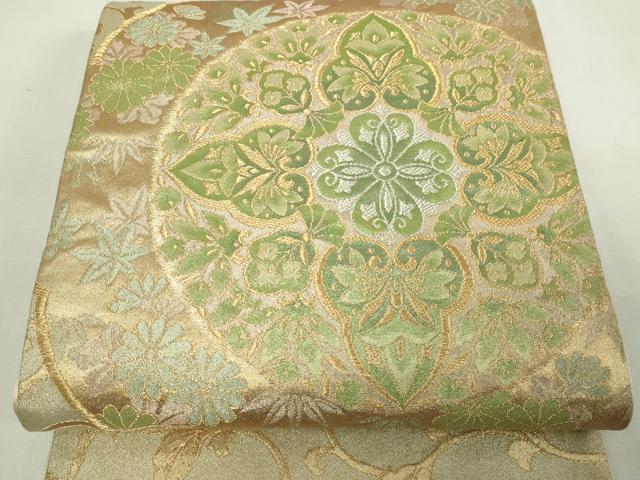■■■　サイズ　■■■ 長さ 412cm 幅 30cm程 ■■■　商品詳細　■■■ 【正絹・芯なし】 詳細に関しましては、画像をご確認ください。 大変上質な逸品になります。 お安く出品致しますので、是非この機会にいかがでしょうか？ ■■■　注意事項　■■■ ■モニター発色の具合により色合いが異なる場合がございます。 ■寸法は多少の誤差が生じる場合がございますのでご了承ください。 ■縫込みの長さが左右非対称の場合は短い部分を記載しております。 左右非対称であってもご返品・お値引き等の保証は出来かねますので、ご了承の上ご購入をお願い致します。 ■シミ等のチェックには注意を払っておりますが、見落としがある場合もございますし、個人の見解も様々ですので神経質な方のご購入はお控えください。 ■箪笥に入っておりました着物や帯なので畳みシワや匂いがあるものもございます。 ■お休みは基本的に土日祝となりますが、その他臨時でお休みする場合がございますのでご了承ください。 ■商品の発送は平日のみの発送となります。 ■夜間と土曜、日曜日はお問い合わせの回答が遅れる場合がございます。 ■当店では、お直し、紋入れ、お手入れ等は承っておりません。 ■生地の状態（ヤケ、経年劣化等）によってはサイズ直しが出来ない場合がございます。 その点もどうかご了承のうえ、ご購入をお願いいたします。 ■弊社で取り扱う商品は一点ものにつき、時期や在庫状況に応じて金額が変更となる場合がございます。 ■検針は行っておりません。予めご了承いただきますようお願いいたします。 ■【洗える着物】と記載のある商品におきましては、商品お届け後に洗濯を行ってしまってからのご返品にはご対応しかねます。 念の為、専門店でのお手入れをお願いいたします。 ■着物のサイズ目安は下記を参考ください↓ ＜女性着物＞　お端折り次第で＋5?　−10?が着用可能サイズ 　例）身丈170?の場合、身長160?〜175? ＜男性着物＞　身丈＋約25?〜27?程が適応身長 　例）身丈155?の場合、身長180〜182?