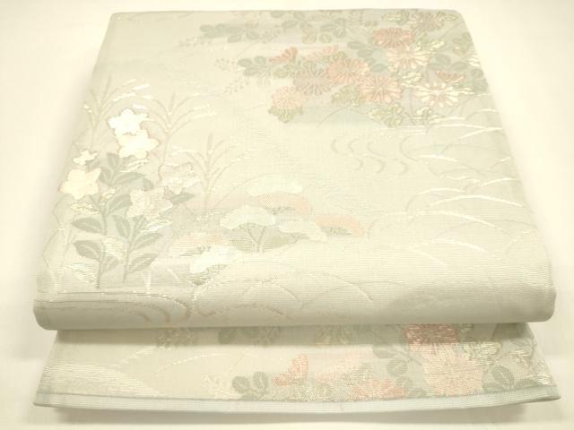 ■■■　サイズ　■■■ 長さ 430cm 幅 30.5cm程 ■■■　商品詳細　■■■ 【正絹】 状態は接写画像のように 裏地に薄い汚れがございますが その他表地は特に目立ったシミ汚れなどもなく大変良い状態です。 着用時には見えない部分になるかと思いますので あまり気にならずお召になれるかと思います。 大変上質な逸品になります。 お安く出品致しますので、是非この機会にいかがでしょうか？ ■■■　注意事項　■■■ ■モニター発色の具合により色合いが異なる場合がございます。 ■寸法は多少の誤差が生じる場合がございますのでご了承ください。 ■縫込みの長さが左右非対称の場合は短い部分を記載しております。 左右非対称であってもご返品・お値引き等の保証は出来かねますので、ご了承の上ご購入をお願い致します。 ■シミ等のチェックには注意を払っておりますが、見落としがある場合もございますし、個人の見解も様々ですので神経質な方のご購入はお控えください。 ■箪笥に入っておりました着物や帯なので畳みシワや匂いがあるものもございます。 ■お休みは基本的に土日祝となりますが、その他臨時でお休みする場合がございますのでご了承ください。 ■商品の発送は平日のみの発送となります。 ■夜間と土曜、日曜日はお問い合わせの回答が遅れる場合がございます。 ■当店では、お直し、紋入れ、お手入れ等は承っておりません。 ■生地の状態（ヤケ、経年劣化等）によってはサイズ直しが出来ない場合がございます。 その点もどうかご了承のうえ、ご購入をお願いいたします。 ■弊社で取り扱う商品は一点ものにつき、時期や在庫状況に応じて金額が変更となる場合がございます。 ■検針は行っておりません。予めご了承いただきますようお願いいたします。 ■【洗える着物】と記載のある商品におきましては、商品お届け後に洗濯を行ってしまってからのご返品にはご対応しかねます。 念の為、専門店でのお手入れをお願いいたします。 ■着物のサイズ目安は下記を参考ください↓ ＜女性着物＞　お端折り次第で＋5cm　−1cmが着用可能サイズ 　例）身丈170cmの場合、身長160cm〜175cm ＜男性着物＞　身丈＋約25cm〜27cm程が適応身長 　例）身丈155cmの場合、身長180〜182cm