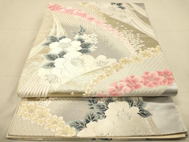 ■■■　サイズ　■■■ 長さ 424cm 幅 31cm程 ■■■　商品詳細　■■■ 【正絹・芯なし】 詳細に関しましては、画像をご確認ください。 大変上質な逸品になります。 お安く出品致しますので、是非この機会にいかがでしょうか？ ■■■　注意事項　■■■ ■モニター発色の具合により色合いが異なる場合がございます。 ■寸法は多少の誤差が生じる場合がございますのでご了承ください。 ■縫込みの長さが左右非対称の場合は短い部分を記載しております。 左右非対称であってもご返品・お値引き等の保証は出来かねますので、ご了承の上ご購入をお願い致します。 ■シミ等のチェックには注意を払っておりますが、見落としがある場合もございますし、個人の見解も様々ですので神経質な方のご購入はお控えください。 ■箪笥に入っておりました着物や帯なので畳みシワや匂いがあるものもございます。 ■お休みは基本的に土日祝となりますが、その他臨時でお休みする場合がございますのでご了承ください。 ■商品の発送は平日のみの発送となります。 ■夜間と土曜、日曜日はお問い合わせの回答が遅れる場合がございます。 ■当店では、お直し、紋入れ、お手入れ等は承っておりません。 ■生地の状態（ヤケ、経年劣化等）によってはサイズ直しが出来ない場合がございます。 その点もどうかご了承のうえ、ご購入をお願いいたします。 ■弊社で取り扱う商品は一点ものにつき、時期や在庫状況に応じて金額が変更となる場合がございます。 ■検針は行っておりません。予めご了承いただきますようお願いいたします。 ■【洗える着物】と記載のある商品におきましては、商品お届け後に洗濯を行ってしまってからのご返品にはご対応しかねます。 念の為、専門店でのお手入れをお願いいたします。 ■着物のサイズ目安は下記を参考ください↓ ＜女性着物＞　お端折り次第で＋5cm　−1cmが着用可能サイズ 　例）身丈170cmの場合、身長160cm〜175cm ＜男性着物＞　身丈＋約25cm〜27cm程が適応身長 　例）身丈155cmの場合、身長180〜182cm