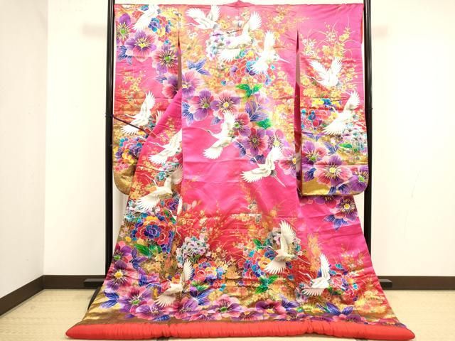 ■■■　サイズ　■■■ 身丈 195cm（肩から） 裄丈 67.5cm 袖丈 106cm　縫込み 6.5cm 袖幅 35cm 前幅 27cm 後幅 32cm 着物縫いこみ 内揚げ 0cm 裄 お袖側 約2cm　身頃側 約3cm ■■■　商品詳細　■■■ 【正絹】 状態は接写画像のように後身頃に薄い汚れがございますが その他特に目立ったシミ汚れなどもなく大変良い状態です。 大変上質な逸品になります。 お安く出品致しますので、是非この機会にいかがでしょうか？ ■■■　注意事項　■■■ ■シミ等のチェックには注意を払っておりますが、見落としがある場合もございますし、個人の見解も様々ですので神経質な方のご購入はお控えください。 ■汚れやシミの種類につきましては、専門ではない為、正確な判別が難しく商品説明では種類を特定せず、汚れやシミと記載させております。 恐れ入りますが、ご了承くださいますようお願い申し上げます。 ■箪笥に入っておりました着物や帯なので畳みシワや匂いがあるものもございます。 ■お休みは基本的に土日祝となりますが、その他臨時でお休みする場合がございますのでご了承ください。 ■商品の発送は平日のみの発送となります。 ■夜間と土曜、日曜日はお問い合わせの回答が遅れる場合がございます。 ■当店では、お直し、紋入れ、お手入れ等は承っておりません。 ■生地の状態（ヤケ、経年劣化等）によってはサイズ直しが出来ない場合がございます。 その点もどうかご了承のうえ、ご購入をお願いいたします。 ■弊社で取り扱う商品は一点ものにつき、時期や在庫状況に応じて金額が変更となる場合がございます。 ■検針は行っておりません。予めご了承いただきますようお願いいたします。 ■【洗える着物】と記載のある商品におきましては、商品お届け後に洗濯を行ってしまってからのご返品にはご対応しかねます。 念の為、専門店でのお手入れをお願いいたします。 ■写真に写っている物が全てになります。 それ以外の付属品はございませんのでご了承ください。 ■状態に関する写真につきましては、掲載可能な写真枚数に限りがあるため、 各箇所につき1枚参考画像を掲載しております。 ■着物のサイズ目安は下記を参考ください↓ ＜女性着物＞　お端折り次第で＋5cm　−10cmが着用可能サイズ 　例）身丈170cmの場合、身長160cm〜175cm ＜男性着物＞　身丈＋約25cm〜27cm程が適応身長 　例）身丈155cmの場合、身長180cm〜182cm