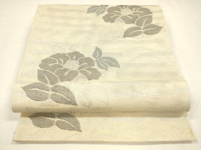 ■■■　サイズ　■■■ 長さ 428cm 幅 30.5cm程 ■■■　商品詳細　■■■ 【正絹・芯なし】 状態は接写画像のように表地所々・裏地に薄い汚れがございます。 大変上質な逸品になりますのでぜひお手入れをされてお召しになられてはいかがでしょうか。 お安く出品致しますので、是非この機会にいかがでしょうか？ ■■■　注意事項　■■■ ■モニター発色の具合により色合いが異なる場合がございます。 ■寸法は多少の誤差が生じる場合がございますのでご了承ください。 ■縫込みの長さが左右非対称の場合は短い部分を記載しております。 左右非対称であってもご返品・お値引き等の保証は出来かねますので、ご了承の上ご購入をお願い致します。 ■シミ等のチェックには注意を払っておりますが、見落としがある場合もございますし、個人の見解も様々ですので神経質な方のご購入はお控えください。 ■箪笥に入っておりました着物や帯なので畳みシワや匂いがあるものもございます。 ■お休みは基本的に土日祝となりますが、その他臨時でお休みする場合がございますのでご了承ください。 ■商品の発送は平日のみの発送となります。 ■夜間と土曜、日曜日はお問い合わせの回答が遅れる場合がございます。 ■当店では、お直し、紋入れ、お手入れ等は承っておりません。 ■生地の状態（ヤケ、経年劣化等）によってはサイズ直しが出来ない場合がございます。 その点もどうかご了承のうえ、ご購入をお願いいたします。 ■弊社で取り扱う商品は一点ものにつき、時期や在庫状況に応じて金額が変更となる場合がございます。 ■検針は行っておりません。予めご了承いただきますようお願いいたします。 ■【洗える着物】と記載のある商品におきましては、商品お届け後に洗濯を行ってしまってからのご返品にはご対応しかねます。 念の為、専門店でのお手入れをお願いいたします。 ■着物のサイズ目安は下記を参考ください↓ ＜女性着物＞　お端折り次第で＋5cm　−1cmが着用可能サイズ 　例）身丈170cmの場合、身長160cm〜175cm ＜男性着物＞　身丈＋約25cm〜27cm程が適応身長 　例）身丈155cmの場合、身長180〜182cm