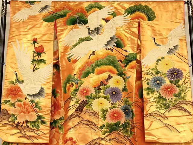 平和屋の平和屋本店●中国三大刺繍　相良刺繍 手刺繍　色打掛　和装　婚礼　結婚式　花嫁 神社挙式 駒刺繍 松竹梅飛鶴文 鴛鴦 金糸 逸品 AABK8330fw｜アングル3