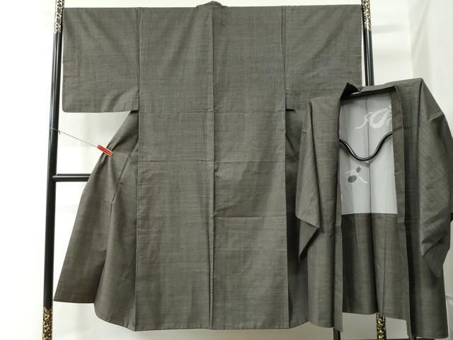 ■■■　サイズ　■■■ 【着物】 身丈 142cm（肩から） 裄丈 68cm 袖丈 49cm　縫込み 4.5cm 袖幅 34cm 前幅 29.5cm 後幅 33cm 着物縫いこみ 内揚げ 7.5cm 裄 お袖側 約2cm　身頃側 約1.5c...