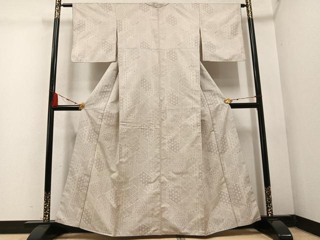 平和屋の平和屋着物●上質な紬 亀甲文 正絹 逸品 AABC9834ph｜アングル2