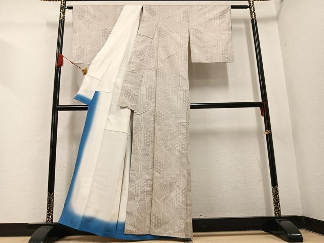 平和屋の平和屋着物●上質な紬 亀甲文 正絹 逸品 AABC9834ph｜アングル3