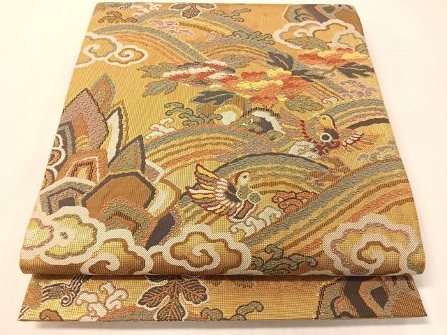 ■■■　サイズ　■■■ 長さ 442cm 幅 31cm程 ■■■　商品詳細　■■■ 【正絹・未使用】 状態は一度も締めておらず 特に目立ったシミ汚れなどもなく大変良い状態です。 大変上質な逸品になります。 お安く出品致しますので、是非この機会にいかがでしょうか？ ■■■　注意事項　■■■ ■モニター発色の具合により色合いが異なる場合がございます。 ■寸法は多少の誤差が生じる場合がございますのでご了承ください。 ■縫込みの長さが左右非対称の場合は短い部分を記載しております。 左右非対称であってもご返品・お値引き等の保証は出来かねますので、ご了承の上ご購入をお願い致します。 ■シミ等のチェックには注意を払っておりますが、見落としがある場合もございますし、個人の見解も様々ですので神経質な方のご購入はお控えください。 ■箪笥に入っておりました着物や帯なので畳みシワや匂いがあるものもございます。 ■お休みは基本的に土日祝となりますが、その他臨時でお休みする場合がございますのでご了承ください。 ■商品の発送は平日のみの発送となります。 ■夜間と土曜、日曜日はお問い合わせの回答が遅れる場合がございます。 ■当店では、お直し、紋入れ、お手入れ等は承っておりません。 ■生地の状態（ヤケ、経年劣化等）によってはサイズ直しが出来ない場合がございます。 その点もどうかご了承のうえ、ご購入をお願いいたします。 ■弊社で取り扱う商品は一点ものにつき、時期や在庫状況に応じて金額が変更となる場合がございます。 ■検針は行っておりません。予めご了承いただきますようお願いいたします。 ■【洗える着物】と記載のある商品におきましては、商品お届け後に洗濯を行ってしまってからのご返品にはご対応しかねます。 念の為、専門店でのお手入れをお願いいたします。 ■写真に写っている物が全てになります。それ以外の付属品はございませんのでご了承ください。 ■状態に関する写真につきましては、掲載可能な写真枚数に限りがあるため、各箇所につき1枚参考画像を掲載しております。 ■着物のサイズ目安は下記を参考ください↓ ＜女性着物＞　お端折り次第で＋5cm　－1cmが着用可能サイズ 　例）身丈170cmの場合、身長160cm～175cm ＜男性着物＞　身丈＋約25cm～27cm程が適応身長 　例）身丈155cmの場合、身長180～182cm