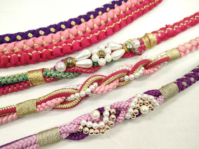 ■■■　商品詳細　■■■ ※こちらのお品はまとめての出品となりますので、 汚れ・サイズ等の詳細は記載しておりません。 ご理解の上でのご入札をお願い致します。 大変上質な逸品になります。 お安く出品致しますので、是非この機会にいかがでしょうか？ ■■■　注意事項　■■■ ■モニター発色の具合により色合いが異なる場合がございます。 ■寸法は多少の誤差が生じる場合がございますのでご了承ください。 ■縫込みの長さが左右非対称の場合は短い部分を記載しております。 左右非対称であってもご返品・お値引き等の保証は出来かねますので、ご了承の上ご購入をお願い致します。 ■シミ等のチェックには注意を払っておりますが、見落としがある場合もございますし、個人の見解も様々ですので神経質な方のご購入はお控えください。 ■箪笥に入っておりました着物や帯なので畳みシワや匂いがあるものもございます。 ■お休みは基本的に土日祝となりますが、その他臨時でお休みする場合がございますのでご了承ください。 ■商品の発送は平日のみの発送となります。 ■夜間と土曜、日曜日はお問い合わせの回答が遅れる場合がございます。 ■当店では、お直し、紋入れ、お手入れ等は承っておりません。 ■生地の状態（ヤケ、経年劣化等）によってはサイズ直しが出来ない場合がございます。 その点もどうかご了承のうえ、ご購入をお願いいたします。 ■弊社で取り扱う商品は一点ものにつき、時期や在庫状況に応じて金額が変更となる場合がございます。 ■検針は行っておりません。予めご了承いただきますようお願いいたします。 ■【洗える着物】と記載のある商品におきましては、商品お届け後に洗濯を行ってしまってからのご返品にはご対応しかねます。 念の為、専門店でのお手入れをお願いいたします。 ■着物のサイズ目安は下記を参考ください↓ ＜女性着物＞　お端折り次第で＋5cm　−1cmが着用可能サイズ 　例）身丈170cmの場合、身長160cm〜175cm ＜男性着物＞　身丈＋約25cm〜27cm程が適応身長 　例）身丈155cmの場合、身長180〜182cm