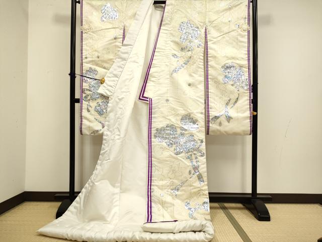 平和屋の平和屋本店●色打掛　お引きずり　和装　婚礼　結婚式　花嫁　神社挙式　花束ね文　銀彩　十二単風　DABF5811du｜アングル2