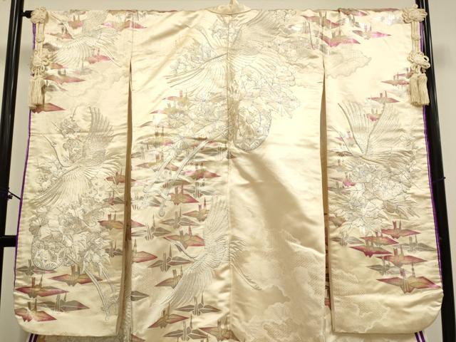 平和屋の平和屋本店●色打掛 お引きずり 和装 婚礼 結婚式 花嫁 神社挙式 総刺繍 飛鶴花車文 折り鶴 銀彩 ラインストーン 十二単風 逸品 DABF5819du｜アングル3