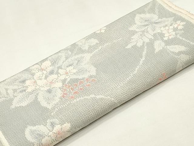 ■■■　サイズ　■■■ 長さ　　着尺分あり 幅　　　約37cm ■■■　商品詳細　■■■ 【正絹・未使用】 状態は接写画像のように表地所々・裏面所々に薄い汚れがございます。 大変上質な逸品になります。 お安く出品致しますので、是非この機会にいかがでしょうか？ ■■■　注意事項　■■■ ■モニター発色の具合により色合いが異なる場合がございます。 ■寸法は多少の誤差が生じる場合がございますのでご了承ください。 ■縫込みの長さが左右非対称の場合は短い部分を記載しております。 左右非対称であってもご返品・お値引き等の保証は出来かねますので、ご了承の上ご購入をお願い致します。 ■シミ等のチェックには注意を払っておりますが、見落としがある場合もございますし、個人の見解も様々ですので神経質な方のご購入はお控えください。 ■箪笥に入っておりました着物や帯なので畳みシワや匂いがあるものもございます。 ■お休みは基本的に土日祝となりますが、その他臨時でお休みする場合がございますのでご了承ください。 ■商品の発送は平日のみの発送となります。 ■夜間と土曜、日曜日はお問い合わせの回答が遅れる場合がございます。 ■当店では、お直し、紋入れ、お手入れ等は承っておりません。 ■生地の状態（ヤケ、経年劣化等）によってはサイズ直しが出来ない場合がございます。 その点もどうかご了承のうえ、ご購入をお願いいたします。 ■弊社で取り扱う商品は一点ものにつき、時期や在庫状況に応じて金額が変更となる場合がございます。 ■検針は行っておりません。予めご了承いただきますようお願いいたします。 ■【洗える着物】と記載のある商品におきましては、商品お届け後に洗濯を行ってしまってからのご返品にはご対応しかねます。 念の為、専門店でのお手入れをお願いいたします。 ■写真に写っている物が全てになります。それ以外の付属品はございませんのでご了承ください。 ■状態に関する写真につきましては、掲載可能な写真枚数に限りがあるため、各箇所につき1枚参考画像を掲載しております。 ■着物のサイズ目安は下記を参考ください↓ ＜女性着物＞　お端折り次第で＋5cm　−1cmが着用可能サイズ 　例）身丈170cmの場合、身長160cm〜175cm ＜男性着物＞　身丈＋約25cm〜27cm程が適応身長 　例）身丈155cmの場合、身長180〜182cm