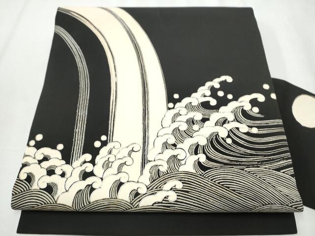 平和屋着物●塩瀬　九寸名古屋帯　駒刺繍　立波文　黒地　銀彩　正絹　逸品　CABA0887hy
