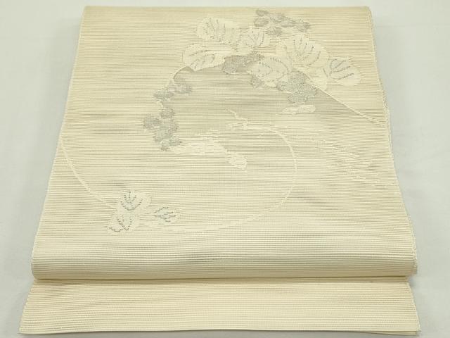 ■■■　サイズ　■■■ 長さ 352cm 幅 31cm程 ■■■　商品詳細　■■■ 【正絹】 状態は接写画像のように 太鼓上部・胴回りに薄い汚れがございますが その他特に目立ったシミ汚れなどもなく大変良い状態です。 大変上質な逸品になります。 お安く出品致しますので、是非この機会にいかがでしょうか？ ■■■　注意事項　■■■ ■モニター発色の具合により色合いが異なる場合がございます。 ■寸法は多少の誤差が生じる場合がございますのでご了承ください。 ■縫込みの長さが左右非対称の場合は短い部分を記載しております。 左右非対称であってもご返品・お値引き等の保証は出来かねますので、ご了承の上ご購入をお願い致します。 ■シミ等のチェックには注意を払っておりますが、見落としがある場合もございますし、個人の見解も様々ですので神経質な方のご購入はお控えください。 ■箪笥に入っておりました着物や帯なので畳みシワや匂いがあるものもございます。 ■お休みは基本的に土日祝となりますが、その他臨時でお休みする場合がございますのでご了承ください。 ■商品の発送は平日のみの発送となります。 ■夜間と土曜、日曜日はお問い合わせの回答が遅れる場合がございます。 ■当店では、お直し、紋入れ、お手入れ等は承っておりません。 ■生地の状態（ヤケ、経年劣化等）によってはサイズ直しが出来ない場合がございます。 その点もどうかご了承のうえ、ご購入をお願いいたします。 ■弊社で取り扱う商品は一点ものにつき、時期や在庫状況に応じて金額が変更となる場合がございます。 ■検針は行っておりません。予めご了承いただきますようお願いいたします。 ■【洗える着物】と記載のある商品におきましては、商品お届け後に洗濯を行ってしまってからのご返品にはご対応しかねます。 念の為、専門店でのお手入れをお願いいたします。 ■写真に写っている物が全てになります。それ以外の付属品はございませんのでご了承ください。 ■状態に関する写真につきましては、掲載可能な写真枚数に限りがあるため、各箇所につき1枚参考画像を掲載しております。 ■着物のサイズ目安は下記を参考ください↓ ＜女性着物＞　お端折り次第で＋5cm　－1cmが着用可能サイズ 　例）身丈170cmの場合、身長160cm～175cm ＜男性着物＞　身丈＋約25cm～27cm程が適応身長 　例）身丈155cmの場合、身長180～182cm