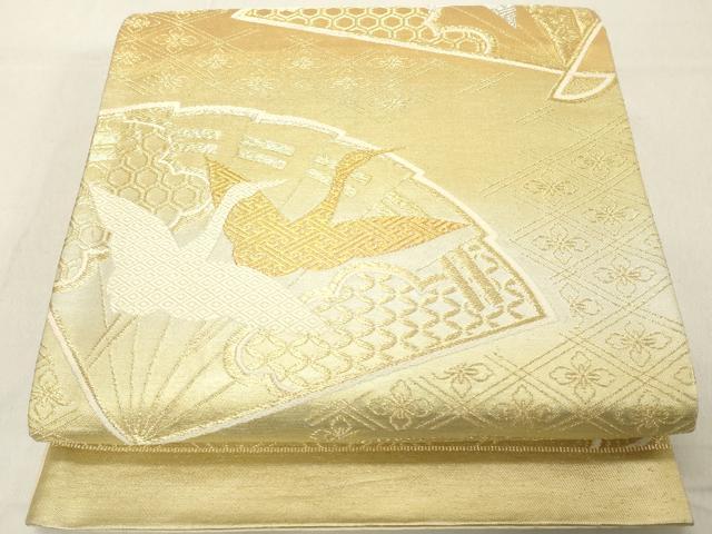 ■■■　サイズ　■■■ 長さ 424cm 幅 30cm程 ■■■　商品詳細　■■■ 【正絹・芯なし・関西仕立て】 詳細に関しましては、画像をご確認ください。 大変上質な逸品になります。 お安く出品致しますので、是非この機会にいかがでしょうか？ ■■■　注意事項　■■■ ■モニター発色の具合により色合いが異なる場合がございます。 ■寸法は多少の誤差が生じる場合がございますのでご了承ください。 ■縫込みの長さが左右非対称の場合は短い部分を記載しております。 左右非対称であってもご返品・お値引き等の保証は出来かねますので、ご了承の上ご購入をお願い致します。 ■シミ等のチェックには注意を払っておりますが、見落としがある場合もございますし、個人の見解も様々ですので神経質な方のご購入はお控えください。 ■箪笥に入っておりました着物や帯なので畳みシワや匂いがあるものもございます。 ■お休みは基本的に土日祝となりますが、その他臨時でお休みする場合がございますのでご了承ください。 ■商品の発送は平日のみの発送となります。 ■夜間と土曜、日曜日はお問い合わせの回答が遅れる場合がございます。 ■当店では、お直し、紋入れ、お手入れ等は承っておりません。 ■生地の状態（ヤケ、経年劣化等）によってはサイズ直しが出来ない場合がございます。 その点もどうかご了承のうえ、ご購入をお願いいたします。 ■弊社で取り扱う商品は一点ものにつき、時期や在庫状況に応じて金額が変更となる場合がございます。 ■検針は行っておりません。予めご了承いただきますようお願いいたします。 ■【洗える着物】と記載のある商品におきましては、商品お届け後に洗濯を行ってしまってからのご返品にはご対応しかねます。 念の為、専門店でのお手入れをお願いいたします。 ■着物のサイズ目安は下記を参考ください↓ ＜女性着物＞　お端折り次第で＋5cm　−1cmが着用可能サイズ 　例）身丈170cmの場合、身長160cm〜175cm ＜男性着物＞　身丈＋約25cm〜27cm程が適応身長 　例）身丈155cmの場合、身長180〜182cm