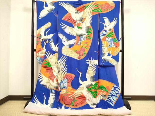 ■■■　サイズ　■■■ 身丈 182cm（肩から） 裄丈 65.5cm 袖丈 103cm　縫込み 6.5cm 袖幅 32.5cm 前幅 26cm 後幅 32.5cm 着物縫いこみ 内揚げ 0cm 裄 お袖側 約2cm　身頃側 約0cm ■■■　商品詳細　■■■ 【正絹】 状態は接写画像のように表地所々・衿山に薄い汚れがございます。 大変上質な逸品になりますのでぜひお手入れをされてお召しになられてはいかがでしょうか。 お安く出品致しますので、是非この機会にいかがでしょうか？ ■■■　注意事項　■■■ ■モニター発色の具合により色合いが異なる場合がございます。 ■寸法は多少の誤差が生じる場合がございますのでご了承ください。 ■縫込みの長さが左右非対称の場合は短い部分を記載しております。 左右非対称であってもご返品・お値引き等の保証は出来かねますので、ご了承の上ご購入をお願い致します。 ■シミ等のチェックには注意を払っておりますが、見落としがある場合もございますし、個人の見解も様々ですので神経質な方のご購入はお控えください。 ■箪笥に入っておりました着物や帯なので畳みシワや匂いがあるものもございます。 ■お休みは基本的に土日祝となりますが、その他臨時でお休みする場合がございますのでご了承ください。 ■商品の発送は平日のみの発送となります。 ■夜間と土曜、日曜日はお問い合わせの回答が遅れる場合がございます。 ■当店では、お直し、紋入れ、お手入れ等は承っておりません。 ■生地の状態（ヤケ、経年劣化等）によってはサイズ直しが出来ない場合がございます。 その点もどうかご了承のうえ、ご購入をお願いいたします。 ■弊社で取り扱う商品は一点ものにつき、時期や在庫状況に応じて金額が変更となる場合がございます。 ■検針は行っておりません。予めご了承いただきますようお願いいたします。 ■【洗える着物】と記載のある商品におきましては、商品お届け後に洗濯を行ってしまってからのご返品にはご対応しかねます。 念の為、専門店でのお手入れをお願いいたします。 ■写真に写っている物が全てになります。 それ以外の付属品はございませんのでご了承ください。 ■状態に関する写真につきましては、掲載可能な写真枚数に限りがあるため、 各箇所につき1枚参考画像を掲載しております。 ■着物のサイズ目安は下記を参考ください↓ ＜女性着物＞　お端折り次第で＋5cm　−10cmが着用可能サイズ 　例）身丈170cmの場合、身長160cm〜175cm ＜男性着物＞　身丈＋約25cm〜27cm程が適応身長 　例）身丈155cmの場合、身長180cm〜182cm