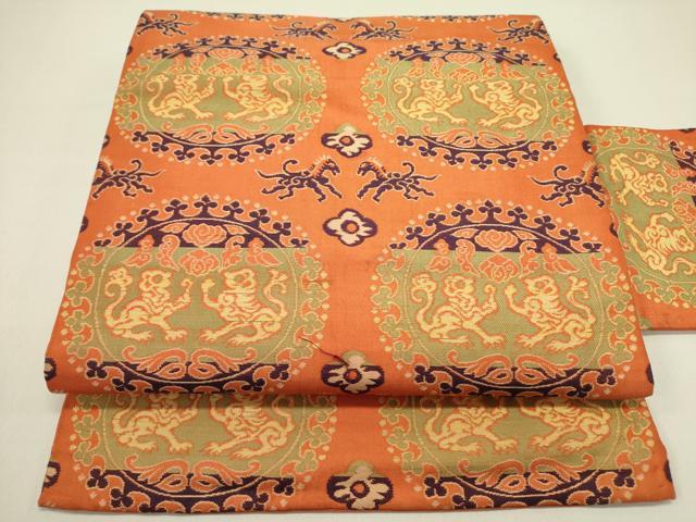 ■■■　サイズ　■■■ 長さ 315cm 幅 30cm程 ■■■　商品詳細　■■■ 【正絹】 状態は接写画像のように 太鼓・裏地・胴回りに薄い汚れがございますが その他特に目立ったシミ汚れなどもなく大変良い状態です。 大変上質な逸品になりま...