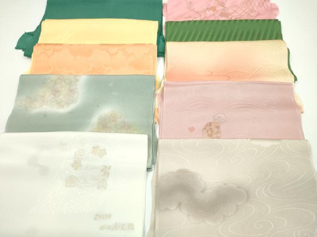 ■■■　商品詳細　■■■ 【正絹】 状態は特に目立ったシミ汚れなどもなく大変良い状態です。 大変上質な逸品になります。 お安く出品致しますので、是非この機会にいかがでしょうか？ ■■■　注意事項　■■■ ■モニター発色の具合により色合いが異なる場合がございます。 ■寸法は多少の誤差が生じる場合がございますのでご了承ください。 ■縫込みの長さが左右非対称の場合は短い部分を記載しております。 左右非対称であってもご返品・お値引き等の保証は出来かねますので、ご了承の上ご購入をお願い致します。 ■シミ等のチェックには注意を払っておりますが、見落としがある場合もございますし、個人の見解も様々ですので神経質な方のご購入はお控えください。 ■箪笥に入っておりました着物や帯なので畳みシワや匂いがあるものもございます。 ■お休みは基本的に土日祝となりますが、その他臨時でお休みする場合がございますのでご了承ください。 ■商品の発送は平日のみの発送となります。 ■夜間と土曜、日曜日はお問い合わせの回答が遅れる場合がございます。 ■当店では、お直し、紋入れ、お手入れ等は承っておりません。 ■生地の状態（ヤケ、経年劣化等）によってはサイズ直しが出来ない場合がございます。 その点もどうかご了承のうえ、ご購入をお願いいたします。 ■弊社で取り扱う商品は一点ものにつき、時期や在庫状況に応じて金額が変更となる場合がございます。 ■検針は行っておりません。予めご了承いただきますようお願いいたします。 ■【洗える着物】と記載のある商品におきましては、商品お届け後に洗濯を行ってしまってからのご返品にはご対応しかねます。 念の為、専門店でのお手入れをお願いいたします。 ■着物のサイズ目安は下記を参考ください↓ ＜女性着物＞　お端折り次第で＋5cm　−1cmが着用可能サイズ 　例）身丈170cmの場合、身長160cm〜175cm ＜男性着物＞　身丈＋約25cm〜27cm程が適応身長 　例）身丈155cmの場合、身長180〜182cm