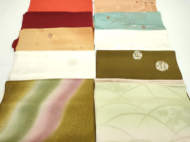 ■■■　商品詳細　■■■ 【正絹】 状態は特に目立ったシミ汚れなどもなく大変良い状態です。 大変上質な逸品になります。 お安く出品致しますので、是非この機会にいかがでしょうか？ ■■■　注意事項　■■■ ■モニター発色の具合により色合いが異なる場合がございます。 ■寸法は多少の誤差が生じる場合がございますのでご了承ください。 ■縫込みの長さが左右非対称の場合は短い部分を記載しております。 左右非対称であってもご返品・お値引き等の保証は出来かねますので、ご了承の上ご購入をお願い致します。 ■シミ等のチェックには注意を払っておりますが、見落としがある場合もございますし、個人の見解も様々ですので神経質な方のご購入はお控えください。 ■箪笥に入っておりました着物や帯なので畳みシワや匂いがあるものもございます。 ■お休みは基本的に土日祝となりますが、その他臨時でお休みする場合がございますのでご了承ください。 ■商品の発送は平日のみの発送となります。 ■夜間と土曜、日曜日はお問い合わせの回答が遅れる場合がございます。 ■当店では、お直し、紋入れ、お手入れ等は承っておりません。 ■生地の状態（ヤケ、経年劣化等）によってはサイズ直しが出来ない場合がございます。 その点もどうかご了承のうえ、ご購入をお願いいたします。 ■弊社で取り扱う商品は一点ものにつき、時期や在庫状況に応じて金額が変更となる場合がございます。 ■検針は行っておりません。予めご了承いただきますようお願いいたします。 ■【洗える着物】と記載のある商品におきましては、商品お届け後に洗濯を行ってしまってからのご返品にはご対応しかねます。 念の為、専門店でのお手入れをお願いいたします。 ■着物のサイズ目安は下記を参考ください↓ ＜女性着物＞　お端折り次第で＋5cm　−1cmが着用可能サイズ 　例）身丈170cmの場合、身長160cm〜175cm ＜男性着物＞　身丈＋約25cm〜27cm程が適応身長 　例）身丈155cmの場合、身長180〜182cm