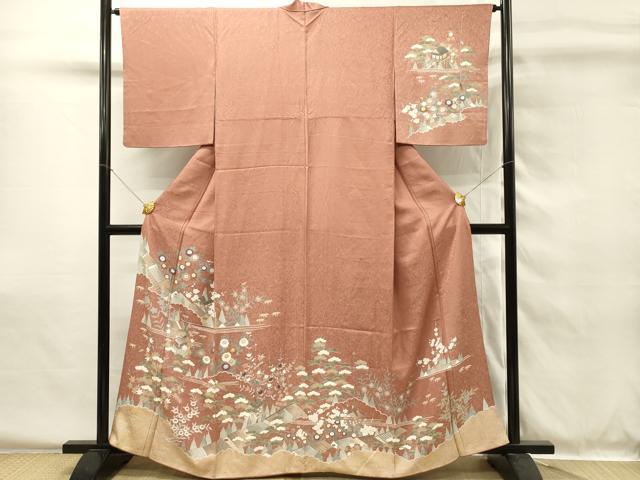 ■■■　サイズ　■■■ 身丈 162cm（肩から） 裄丈 65cm 袖丈 49.5cm　縫込み 5cm 袖幅 33cm 前幅 25.5cm 後幅 31cm 着物縫いこみ 内揚げ 8.5cm 裄 お袖側 約4cm　身頃側 約3cm ■■■　商品詳細　■■■ 【正絹・一つ紋】 状態は接写画像のように衿裏・八掛に薄い汚れがございますが その他特に目立ったシミ汚れなどもなく大変良い状態です。 浅井青仁氏は友禅作家の巨匠と呼ばれ、個性的な作品を生み出しています。 油絵、水墨画の習得、更紗研究などを経て染織作家として 数々の入選受賞歴を誇ります。 技法や表現方法も多様化して古典とモダニズムを融合した作風に 人気のある作家です。 大変上質な逸品になります。 お安く出品致しますので、是非この機会にいかがでしょうか？ ■■■　注意事項　■■■ ■モニター発色の具合により色合いが異なる場合がございます。 ■寸法は多少の誤差が生じる場合がございますのでご了承ください。 ■縫込みの長さが左右非対称の場合は短い部分を記載しております。 左右非対称であってもご返品・お値引き等の保証は出来かねますので、ご了承の上ご購入をお願い致します。 ■シミ等のチェックには注意を払っておりますが、見落としがある場合もございますし、個人の見解も様々ですので神経質な方のご購入はお控えください。 ■箪笥に入っておりました着物や帯なので畳みシワや匂いがあるものもございます。 ■お休みは基本的に土日祝となりますが、その他臨時でお休みする場合がございますのでご了承ください。 ■商品の発送は平日のみの発送となります。 ■夜間と土曜、日曜日はお問い合わせの回答が遅れる場合がございます。 ■当店では、お直し、紋入れ、お手入れ等は承っておりません。 ■生地の状態（ヤケ、経年劣化等）によってはサイズ直しが出来ない場合がございます。 その点もどうかご了承のうえ、ご購入をお願いいたします。 ■弊社で取り扱う商品は一点ものにつき、時期や在庫状況に応じて金額が変更となる場合がございます。 ■検針は行っておりません。予めご了承いただきますようお願いいたします。 ■【洗える着物】と記載のある商品におきましては、商品お届け後に洗濯を行ってしまってからのご返品にはご対応しかねます。 念の為、専門店でのお手入れをお願いいたします。 ■写真に写っている物が全てになります。それ以外の付属品はございませんのでご了承ください。 ■状態に関する写真につきましては、掲載可能な写真枚数に限りがあるため、各箇所につき1枚参考画像を掲載しております。 ■着物のサイズ目安は下記を参考ください↓ ＜女性着物＞　お端折り次第で＋5cm　－1cmが着用可能サイズ 　例）身丈170cmの場合、身長160cm～175cm ＜男性着物＞　身丈＋約25cm～27cm程が適応身長 　例）身丈155cmの場合、身長180～182cm