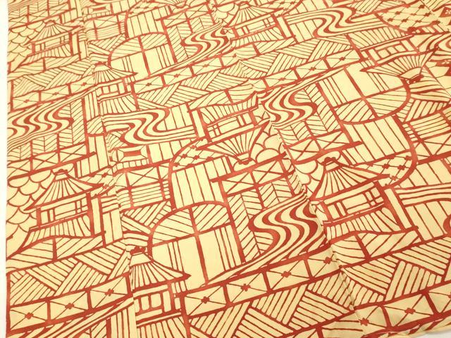 ■■■　サイズ　■■■ 身丈 160.5cm（肩から） 裄丈 63cm 袖丈 51cm　縫込み 3cm 袖幅 33cm 前幅 23cm 後幅 31cm 着物縫いこみ 内揚げ 0cm 裄 お袖側 約3cm　身頃側 約2cm ■■■　商品詳細　■■■ 【正絹・未使用】 状態は特に目立ったシミ汚れなどもなく大変良い状態です。 大変上質な逸品になります。 お安く出品致しますので、是非この機会にいかがでしょうか？ ■■■　注意事項　■■■ ■モニター発色の具合により色合いが異なる場合がございます。 ■寸法は多少の誤差が生じる場合がございますのでご了承ください。 ■縫込みの長さが左右非対称の場合は短い部分を記載しております。 左右非対称であってもご返品・お値引き等の保証は出来かねますので、ご了承の上ご購入をお願い致します。 ■シミ等のチェックには注意を払っておりますが、見落としがある場合もございますし、個人の見解も様々ですので神経質な方のご購入はお控えください。 ■箪笥に入っておりました着物や帯なので畳みシワや匂いがあるものもございます。 ■お休みは基本的に土日祝となりますが、その他臨時でお休みする場合がございますのでご了承ください。 ■商品の発送は平日のみの発送となります。 ■夜間と土曜、日曜日はお問い合わせの回答が遅れる場合がございます。 ■当店では、お直し、紋入れ、お手入れ等は承っておりません。 ■生地の状態（ヤケ、経年劣化等）によってはサイズ直しが出来ない場合がございます。 その点もどうかご了承のうえ、ご購入をお願いいたします。 ■弊社で取り扱う商品は一点ものにつき、時期や在庫状況に応じて金額が変更となる場合がございます。 ■検針は行っておりません。予めご了承いただきますようお願いいたします。 ■【洗える着物】と記載のある商品におきましては、商品お届け後に洗濯を行ってしまってからのご返品にはご対応しかねます。 念の為、専門店でのお手入れをお願いいたします。 ■着物のサイズ目安は下記を参考ください↓ ＜女性着物＞　お端折り次第で＋5cm　−1cmが着用可能サイズ 　例）身丈170cmの場合、身長160cm〜175cm ＜男性着物＞　身丈＋約25cm〜27cm程が適応身長 　例）身丈155cmの場合、身長180〜182cm