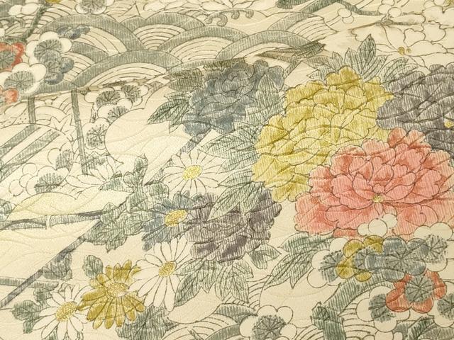 ■■■　サイズ　■■■ 身丈 151.5cm（肩から） 裄丈 67cm 袖丈 47cm　縫込み 3cm 袖幅 35cm 前幅 26.5cm 後幅 31.5cm 着物縫いこみ 内揚げ 6cm 裄 お袖側 約1.5cm　身頃側 約2cm ■■■　商品詳細　■■■ 【正絹・未使用】 状態は特に目立ったシミ汚れなどもなく大変良い状態です。 大変上質な逸品になります。 お安く出品致しますので、是非この機会にいかがでしょうか？ ■■■　注意事項　■■■ ■モニター発色の具合により色合いが異なる場合がございます。 ■寸法は多少の誤差が生じる場合がございますのでご了承ください。 ■縫込みの長さが左右非対称の場合は短い部分を記載しております。 左右非対称であってもご返品・お値引き等の保証は出来かねますので、ご了承の上ご購入をお願い致します。 ■シミ等のチェックには注意を払っておりますが、見落としがある場合もございますし、個人の見解も様々ですので神経質な方のご購入はお控えください。 ■箪笥に入っておりました着物や帯なので畳みシワや匂いがあるものもございます。 ■お休みは基本的に土日祝となりますが、その他臨時でお休みする場合がございますのでご了承ください。 ■商品の発送は平日のみの発送となります。 ■夜間と土曜、日曜日はお問い合わせの回答が遅れる場合がございます。 ■当店では、お直し、紋入れ、お手入れ等は承っておりません。 ■生地の状態（ヤケ、経年劣化等）によってはサイズ直しが出来ない場合がございます。 その点もどうかご了承のうえ、ご購入をお願いいたします。 ■弊社で取り扱う商品は一点ものにつき、時期や在庫状況に応じて金額が変更となる場合がございます。 ■検針は行っておりません。予めご了承いただきますようお願いいたします。 ■【洗える着物】と記載のある商品におきましては、商品お届け後に洗濯を行ってしまってからのご返品にはご対応しかねます。 念の為、専門店でのお手入れをお願いいたします。 ■着物のサイズ目安は下記を参考ください↓ ＜女性着物＞　お端折り次第で＋5cm　−1cmが着用可能サイズ 　例）身丈170cmの場合、身長160cm〜175cm ＜男性着物＞　身丈＋約25cm〜27cm程が適応身長 　例）身丈155cmの場合、身長180〜182cm