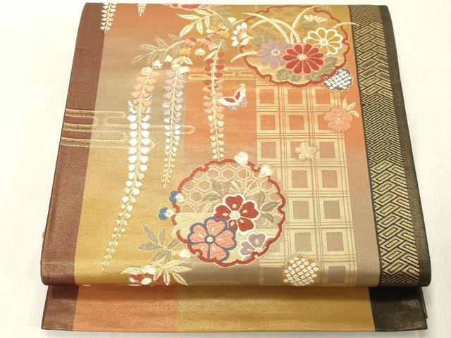 ■■■　サイズ　■■■ 長さ 450cm 幅 30.5cm程 ■■■　商品詳細　■■■ 【正絹・未仕立て】 詳細に関しましては、画像をご確認ください。 大変上質な逸品になります。 お安く出品致しますので、是非この機会にいかがでしょうか？ ■■■　注意事項　■■■ ■モニター発色の具合により色合いが異なる場合がございます。 ■寸法は多少の誤差が生じる場合がございますのでご了承ください。 ■縫込みの長さが左右非対称の場合は短い部分を記載しております。 左右非対称であってもご返品・お値引き等の保証は出来かねますので、ご了承の上ご購入をお願い致します。 ■シミ等のチェックには注意を払っておりますが、見落としがある場合もございますし、個人の見解も様々ですので神経質な方のご購入はお控えください。 ■箪笥に入っておりました着物や帯なので畳みシワや匂いがあるものもございます。 ■お休みは基本的に土日祝となりますが、その他臨時でお休みする場合がございますのでご了承ください。 ■商品の発送は平日のみの発送となります。 ■夜間と土曜、日曜日はお問い合わせの回答が遅れる場合がございます。 ■当店では、お直し、紋入れ、お手入れ等は承っておりません。 ■生地の状態（ヤケ、経年劣化等）によってはサイズ直しが出来ない場合がございます。 その点もどうかご了承のうえ、ご購入をお願いいたします。 ■弊社で取り扱う商品は一点ものにつき、時期や在庫状況に応じて金額が変更となる場合がございます。 ■検針は行っておりません。予めご了承いただきますようお願いいたします。 ■【洗える着物】と記載のある商品におきましては、商品お届け後に洗濯を行ってしまってからのご返品にはご対応しかねます。 念の為、専門店でのお手入れをお願いいたします。 ■着物のサイズ目安は下記を参考ください↓ ＜女性着物＞　お端折り次第で＋5cm　−1cmが着用可能サイズ 　例）身丈170cmの場合、身長160cm〜175cm ＜男性着物＞　身丈＋約25cm〜27cm程が適応身長 　例）身丈155cmの場合、身長180〜182cm