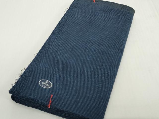 ■■■　サイズ　■■■ 長さ　　着尺分あり 幅　　　約39cm ■■■　商品詳細　■■■ 【綿・未使用】 状態は接写画像のように表地所々にヤケがございます。 お安く出品致しますので、是非この機会にいかがでしょうか？ ■■■　注意事項　■■■ ■モニター発色の具合により色合いが異なる場合がございます。 ■寸法は多少の誤差が生じる場合がございますのでご了承ください。 ■縫込みの長さが左右非対称の場合は短い部分を記載しております。 左右非対称であってもご返品・お値引き等の保証は出来かねますので、ご了承の上ご購入をお願い致します。 ■シミ等のチェックには注意を払っておりますが、見落としがある場合もございますし、個人の見解も様々ですので神経質な方のご購入はお控えください。 ■箪笥に入っておりました着物や帯なので畳みシワや匂いがあるものもございます。 ■お休みは基本的に土日祝となりますが、その他臨時でお休みする場合がございますのでご了承ください。 ■商品の発送は平日のみの発送となります。 ■夜間と土曜、日曜日はお問い合わせの回答が遅れる場合がございます。 ■当店では、お直し、紋入れ、お手入れ等は承っておりません。 ■生地の状態（ヤケ、経年劣化等）によってはサイズ直しが出来ない場合がございます。 その点もどうかご了承のうえ、ご購入をお願いいたします。 ■弊社で取り扱う商品は一点ものにつき、時期や在庫状況に応じて金額が変更となる場合がございます。 ■検針は行っておりません。予めご了承いただきますようお願いいたします。 ■【洗える着物】と記載のある商品におきましては、商品お届け後に洗濯を行ってしまってからのご返品にはご対応しかねます。 念の為、専門店でのお手入れをお願いいたします。 ■写真に写っている物が全てになります。それ以外の付属品はございませんのでご了承ください。 ■状態に関する写真につきましては、掲載可能な写真枚数に限りがあるため、各箇所につき1枚参考画像を掲載しております。 ■着物のサイズ目安は下記を参考ください↓ ＜女性着物＞　お端折り次第で＋5cm　－1cmが着用可能サイズ 　例）身丈170cmの場合、身長160cm～175cm ＜男性着物＞　身丈＋約25cm～27cm程が適応身長 　例）身丈155cmの場合、身長180～182cm