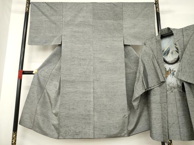 ■■■　サイズ　■■■ 【着物】 身丈 138cm（肩から） 裄丈 66.5cm 袖丈 51cm　縫込み 4cm 袖幅 34cm 前幅 27cm 後幅 30cm 着物縫いこみ 内揚げ 8cm 裄 お袖側 約3cm　身頃側 約4cm 【羽織】 身丈 88cm（肩から） 裄丈 66.5cm 袖丈 51cm　縫込み 3cm 袖幅 34cm 前幅 19cm 後幅 30.5cm 裄 お袖側 約1cm　身頃側 約3cm ■■■　商品詳細　■■■ 【正絹】 着物の状態は接写画像のように後身頃にシミがございますが その他特に目立ったシミ汚れなどもなく大変良い状態です。 羽織の状態は接写画像のように右袖・右胸・羽裏・後身頃に薄い汚れがございますが その他特に目立ったシミ汚れなどもなく大変良い状態です。 大変上質な逸品になります。 お安く出品致しますので、是非この機会にいかがでしょうか？ ■■■　注意事項　■■■ ■モニター発色の具合により色合いが異なる場合がございます。 ■寸法は多少の誤差が生じる場合がございますのでご了承ください。 ■縫込みの長さが左右非対称の場合は短い部分を記載しております。 左右非対称であってもご返品・お値引き等の保証は出来かねますので、ご了承の上ご購入をお願い致します。 ■シミ等のチェックには注意を払っておりますが、見落としがある場合もございますし、個人の見解も様々ですので神経質な方のご購入はお控えください。 ■箪笥に入っておりました着物や帯なので畳みシワや匂いがあるものもございます。 ■お休みは基本的に土日祝となりますが、その他臨時でお休みする場合がございますのでご了承ください。 ■商品の発送は平日のみの発送となります。 ■夜間と土曜、日曜日はお問い合わせの回答が遅れる場合がございます。 ■当店では、お直し、紋入れ、お手入れ等は承っておりません。 ■生地の状態（ヤケ、経年劣化等）によってはサイズ直しが出来ない場合がございます。 その点もどうかご了承のうえ、ご購入をお願いいたします。 ■弊社で取り扱う商品は一点ものにつき、時期や在庫状況に応じて金額が変更となる場合がございます。 ■検針は行っておりません。予めご了承いただきますようお願いいたします。 ■【洗える着物】と記載のある商品におきましては、商品お届け後に洗濯を行ってしまってからのご返品にはご対応しかねます。 念の為、専門店でのお手入れをお願いいたします。 ■着物のサイズ目安は下記を参考ください↓ ＜女性着物＞　お端折り次第で＋5cm　−1cmが着用可能サイズ 　例）身丈170cmの場合、身長160cm〜175cm ＜男性着物＞　身丈＋約25cm〜27cm程が適応身長 　例）身丈155cmの場合、身長180〜182cm