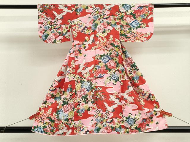 ■■■　サイズ　■■■ 【着物】 身丈 81cm（肩から） 裄丈 36.5cm 袖丈 25.5cm ■■■　商品詳細　■■■ 産着【正絹】の状態は接写画像のように後身頃・右肩付近・紐に薄い汚れがございますが その他特に目立ったシミ汚れなどもなく大変良い状態です。 大変上質な逸品になります。 お安く出品致しますので、是非この機会にいかがでしょうか？ ※長襦袢はついておりません。 ※たもと袖になっております。 ■■■　注意事項　■■■ ■モニター発色の具合により色合いが異なる場合がございます。 ■寸法は多少の誤差が生じる場合がございますのでご了承ください。 ■縫込みの長さが左右非対称の場合は短い部分を記載しております。 左右非対称であってもご返品・お値引き等の保証は出来かねますので、ご了承の上ご購入をお願い致します。 ■シミ等のチェックには注意を払っておりますが、見落としがある場合もございますし、個人の見解も様々ですので神経質な方のご購入はお控えください。 ■箪笥に入っておりました着物や帯なので畳みシワや匂いがあるものもございます。 ■お休みは基本的に土日祝となりますが、その他臨時でお休みする場合がございますのでご了承ください。 ■商品の発送は平日のみの発送となります。 ■夜間と土曜、日曜日はお問い合わせの回答が遅れる場合がございます。 ■当店では、お直し、紋入れ、お手入れ等は承っておりません。 ■生地の状態（ヤケ、経年劣化等）によってはサイズ直しが出来ない場合がございます。 その点もどうかご了承のうえ、ご購入をお願いいたします。 ■弊社で取り扱う商品は一点ものにつき、時期や在庫状況に応じて金額が変更となる場合がございます。 ■検針は行っておりません。予めご了承いただきますようお願いいたします。 ■【洗える着物】と記載のある商品におきましては、商品お届け後に洗濯を行ってしまってからのご返品にはご対応しかねます。 念の為、専門店でのお手入れをお願いいたします。 ■着物のサイズ目安は下記を参考ください↓ ＜女性着物＞　お端折り次第で＋5cm　−1cmが着用可能サイズ 　例）身丈170cmの場合、身長160cm〜175cm ＜男性着物＞　身丈＋約25cm〜27cm程が適応身長 　例）身丈155cmの場合、身長180〜182cm