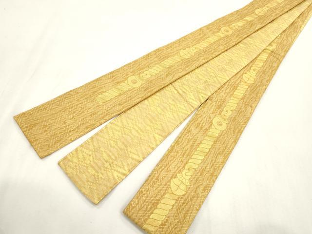 ■■■　サイズ　■■■ 長さ 452cm 幅 9.5cm程 ■■■　商品詳細　■■■ 【正絹】 状態は締めてはおりますが 特に目立ったシミ汚れなどもなく大変良い状態です。 大変上質な逸品になります。 お安く出品致しますので、是非この機会にいかがでしょうか？ ■■■　注意事項　■■■ ■モニター発色の具合により色合いが異なる場合がございます。 ■寸法は多少の誤差が生じる場合がございますのでご了承ください。 ■縫込みの長さが左右非対称の場合は短い部分を記載しております。 左右非対称であってもご返品・お値引き等の保証は出来かねますので、ご了承の上ご購入をお願い致します。 ■シミ等のチェックには注意を払っておりますが、見落としがある場合もございますし、個人の見解も様々ですので神経質な方のご購入はお控えください。 ■箪笥に入っておりました着物や帯なので畳みシワや匂いがあるものもございます。 ■お休みは基本的に土日祝となりますが、その他臨時でお休みする場合がございますのでご了承ください。 ■商品の発送は平日のみの発送となります。 ■夜間と土曜、日曜日はお問い合わせの回答が遅れる場合がございます。 ■当店では、お直し、紋入れ、お手入れ等は承っておりません。 ■生地の状態（ヤケ、経年劣化等）によってはサイズ直しが出来ない場合がございます。 その点もどうかご了承のうえ、ご購入をお願いいたします。 ■弊社で取り扱う商品は一点ものにつき、時期や在庫状況に応じて金額が変更となる場合がございます。 ■検針は行っておりません。予めご了承いただきますようお願いいたします。 ■【洗える着物】と記載のある商品におきましては、商品お届け後に洗濯を行ってしまってからのご返品にはご対応しかねます。 念の為、専門店でのお手入れをお願いいたします。 ■写真に写っている物が全てになります。それ以外の付属品はございませんのでご了承ください。 ■状態に関する写真につきましては、掲載可能な写真枚数に限りがあるため、各箇所につき1枚参考画像を掲載しております。 ■着物のサイズ目安は下記を参考ください↓ ＜女性着物＞　お端折り次第で＋5cm　－1cmが着用可能サイズ 　例）身丈170cmの場合、身長160cm～175cm ＜男性着物＞　身丈＋約25cm～27cm程が適応身長 　例）身丈155cmの場合、身長180～182cm