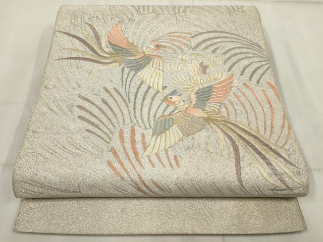 ■■■　サイズ　■■■ 長さ 424cm 幅 30.5cm程 ■■■　商品詳細　■■■ 【正絹】 状態は接写画像のように 太鼓・前柄に薄い汚れがございますが その他特に目立ったシミ汚れなどもなく大変良い状態です。 大変上質な逸品になります。 お安く出品致しますので、是非この機会にいかがでしょうか？ ■■■　注意事項　■■■ ■モニター発色の具合により色合いが異なる場合がございます。 ■寸法は多少の誤差が生じる場合がございますのでご了承ください。 ■縫込みの長さが左右非対称の場合は短い部分を記載しております。 左右非対称であってもご返品・お値引き等の保証は出来かねますので、ご了承の上ご購入をお願い致します。 ■シミ等のチェックには注意を払っておりますが、見落としがある場合もございますし、個人の見解も様々ですので神経質な方のご購入はお控えください。 ■箪笥に入っておりました着物や帯なので畳みシワや匂いがあるものもございます。 ■お休みは基本的に土日祝となりますが、その他臨時でお休みする場合がございますのでご了承ください。 ■商品の発送は平日のみの発送となります。 ■夜間と土曜、日曜日はお問い合わせの回答が遅れる場合がございます。 ■当店では、お直し、紋入れ、お手入れ等は承っておりません。 ■生地の状態（ヤケ、経年劣化等）によってはサイズ直しが出来ない場合がございます。 その点もどうかご了承のうえ、ご購入をお願いいたします。 ■弊社で取り扱う商品は一点ものにつき、時期や在庫状況に応じて金額が変更となる場合がございます。 ■検針は行っておりません。予めご了承いただきますようお願いいたします。 ■【洗える着物】と記載のある商品におきましては、商品お届け後に洗濯を行ってしまってからのご返品にはご対応しかねます。 念の為、専門店でのお手入れをお願いいたします。 ■着物のサイズ目安は下記を参考ください↓ ＜女性着物＞　お端折り次第で＋5cm　−1cmが着用可能サイズ 　例）身丈170cmの場合、身長160cm〜175cm ＜男性着物＞　身丈＋約25cm〜27cm程が適応身長 　例）身丈155cmの場合、身長180〜182cm