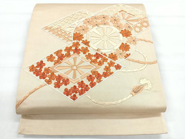 ■■■　サイズ　■■■ 長さ 420cm 幅 31cm程 ■■■　商品詳細　■■■ 【正絹・芯なし】 詳細に関しましては、画像をご確認ください。 大変上質な逸品になります。 お安く出品致しますので、是非この機会にいかがでしょうか？ ■■■　注意事項　■■■ ■モニター発色の具合により色合いが異なる場合がございます。 ■寸法は多少の誤差が生じる場合がございますのでご了承ください。 ■縫込みの長さが左右非対称の場合は短い部分を記載しております。 左右非対称であってもご返品・お値引き等の保証は出来かねますので、ご了承の上ご購入をお願い致します。 ■シミ等のチェックには注意を払っておりますが、見落としがある場合もございますし、個人の見解も様々ですので神経質な方のご購入はお控えください。 ■箪笥に入っておりました着物や帯なので畳みシワや匂いがあるものもございます。 ■お休みは基本的に土日祝となりますが、その他臨時でお休みする場合がございますのでご了承ください。 ■商品の発送は平日のみの発送となります。 ■夜間と土曜、日曜日はお問い合わせの回答が遅れる場合がございます。 ■当店では、お直し、紋入れ、お手入れ等は承っておりません。 ■生地の状態（ヤケ、経年劣化等）によってはサイズ直しが出来ない場合がございます。 その点もどうかご了承のうえ、ご購入をお願いいたします。 ■弊社で取り扱う商品は一点ものにつき、時期や在庫状況に応じて金額が変更となる場合がございます。 ■検針は行っておりません。予めご了承いただきますようお願いいたします。 ■【洗える着物】と記載のある商品におきましては、商品お届け後に洗濯を行ってしまってからのご返品にはご対応しかねます。 念の為、専門店でのお手入れをお願いいたします。 ■着物のサイズ目安は下記を参考ください↓ ＜女性着物＞　お端折り次第で＋5cm　−1cmが着用可能サイズ 　例）身丈170cmの場合、身長160cm〜175cm ＜男性着物＞　身丈＋約25cm〜27cm程が適応身長 　例）身丈155cmの場合、身長180〜182cm