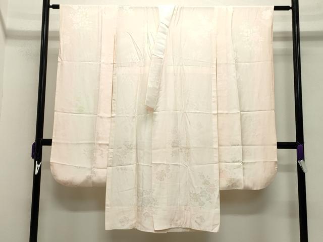 ■■■　サイズ　■■■ 身丈 123.5cm（肩から） 裄丈 64cm 袖丈 102cm　縫込み 6cm 袖幅 32cm 前幅 28.5cm 後幅 32.5cm 着物縫いこみ 内揚げ 4.5cm 裄 お袖側 約5cm　身頃側 約1.5cm ■■■　商品詳細　■■■ 【正絹】 状態は特に目立ったシミ汚れなどもなく大変良い状態です。 大変上質な逸品になります。 お安く出品致しますので、是非この機会にいかがでしょうか？ ■■■　注意事項　■■■ ■モニター発色の具合により色合いが異なる場合がございます。 ■寸法は多少の誤差が生じる場合がございますのでご了承ください。 ■縫込みの長さが左右非対称の場合は短い部分を記載しております。 左右非対称であってもご返品・お値引き等の保証は出来かねますので、ご了承の上ご購入をお願い致します。 ■シミ等のチェックには注意を払っておりますが、見落としがある場合もございますし、個人の見解も様々ですので神経質な方のご購入はお控えください。 ■箪笥に入っておりました着物や帯なので畳みシワや匂いがあるものもございます。 ■お休みは基本的に土日祝となりますが、その他臨時でお休みする場合がございますのでご了承ください。 ■商品の発送は平日のみの発送となります。 ■夜間と土曜、日曜日はお問い合わせの回答が遅れる場合がございます。 ■当店では、お直し、紋入れ、お手入れ等は承っておりません。 ■生地の状態（ヤケ、経年劣化等）によってはサイズ直しが出来ない場合がございます。 その点もどうかご了承のうえ、ご購入をお願いいたします。 ■弊社で取り扱う商品は一点ものにつき、時期や在庫状況に応じて金額が変更となる場合がございます。 ■検針は行っておりません。予めご了承いただきますようお願いいたします。 ■【洗える着物】と記載のある商品におきましては、商品お届け後に洗濯を行ってしまってからのご返品にはご対応しかねます。 念の為、専門店でのお手入れをお願いいたします。 ■着物のサイズ目安は下記を参考ください↓ ＜女性着物＞　お端折り次第で＋5cm　−1cmが着用可能サイズ 　例）身丈170cmの場合、身長160cm〜175cm ＜男性着物＞　身丈＋約25cm〜27cm程が適応身長 　例）身丈155cmの場合、身長180〜182cm