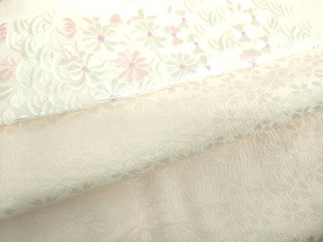 ■■■　サイズ　■■■ 身丈 131.5cm（肩から） 裄丈 65cm 袖丈 56.5cm　縫込み 6.5cm 袖幅 33.5cm 前幅 26.5cm 後幅 30cm 着物縫いこみ 内揚げ 5cm 裄 お袖側 約3cm　身頃側 約3.5cm ■■■　商品詳細　■■■ 【正絹】 状態は特に目立ったシミ汚れなどもなく大変良い状態です。 大変上質な逸品になります。 お安く出品致しますので、是非この機会にいかがでしょうか？ ■■■　注意事項　■■■ ■モニター発色の具合により色合いが異なる場合がございます。 ■寸法は多少の誤差が生じる場合がございますのでご了承ください。 ■縫込みの長さが左右非対称の場合は短い部分を記載しております。 左右非対称であってもご返品・お値引き等の保証は出来かねますので、ご了承の上ご購入をお願い致します。 ■シミ等のチェックには注意を払っておりますが、見落としがある場合もございますし、個人の見解も様々ですので神経質な方のご購入はお控えください。 ■箪笥に入っておりました着物や帯なので畳みシワや匂いがあるものもございます。 ■お休みは基本的に土日祝となりますが、その他臨時でお休みする場合がございますのでご了承ください。 ■商品の発送は平日のみの発送となります。 ■夜間と土曜、日曜日はお問い合わせの回答が遅れる場合がございます。 ■当店では、お直し、紋入れ、お手入れ等は承っておりません。 ■生地の状態（ヤケ、経年劣化等）によってはサイズ直しが出来ない場合がございます。 その点もどうかご了承のうえ、ご購入をお願いいたします。 ■弊社で取り扱う商品は一点ものにつき、時期や在庫状況に応じて金額が変更となる場合がございます。 ■検針は行っておりません。予めご了承いただきますようお願いいたします。 ■【洗える着物】と記載のある商品におきましては、商品お届け後に洗濯を行ってしまってからのご返品にはご対応しかねます。 念の為、専門店でのお手入れをお願いいたします。 ■写真に写っている物が全てになります。それ以外の付属品はございませんのでご了承ください。 ■状態に関する写真につきましては、掲載可能な写真枚数に限りがあるため、各箇所につき1枚参考画像を掲載しております。 ■着物のサイズ目安は下記を参考ください↓ ＜女性着物＞　お端折り次第で＋5cm　－1cmが着用可能サイズ 　例）身丈170cmの場合、身長160cm～175cm ＜男性着物＞　身丈＋約25cm～27cm程が適応身長 　例）身丈155cmの場合、身長180～182cm