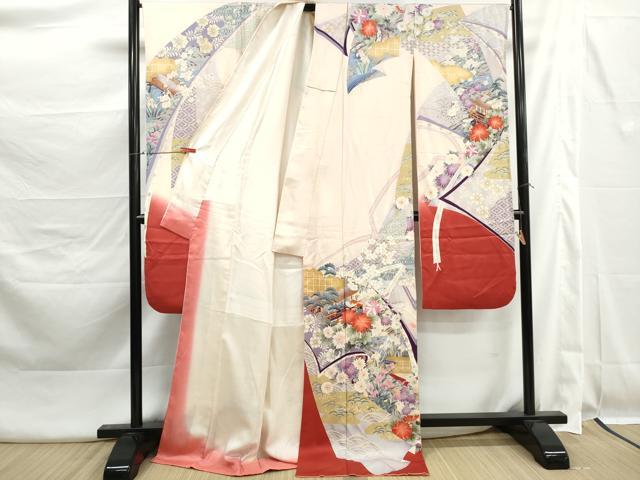 ■■■　サイズ　■■■ 身丈 174cm（肩から） 裄丈 69cm 袖丈 113cm　縫込み 3.5cm 袖幅 35cm 前幅 26cm 後幅 30.5cm 着物縫いこみ 内揚げ 0cm 裄 お袖側 約0cm　身頃側 約3cm ■■■　商品詳細　■■■ 【正絹】 状態は画像を添付しておりますので、そちらをご確認下さいますよう宜しくお願い致します。 大変上質な逸品になります。 お安く出品致しますので、是非この機会にいかがでしょうか？ ■■■　注意事項　■■■ ■モニター発色の具合により色合いが異なる場合がございます。 ■寸法は多少の誤差が生じる場合がございますのでご了承ください。 ■縫込みの長さが左右非対称の場合は短い部分を記載しております。 左右非対称であってもご返品・お値引き等の保証は出来かねますので、ご了承の上ご購入をお願い致します。 ■シミ等のチェックには注意を払っておりますが、見落としがある場合もございますし、個人の見解も様々ですので神経質な方のご購入はお控えください。 ■箪笥に入っておりました着物や帯なので畳みシワや匂いがあるものもございます。 ■お休みは基本的に土日祝となりますが、その他臨時でお休みする場合がございますのでご了承ください。 ■商品の発送は平日のみの発送となります。 ■夜間と土曜、日曜日はお問い合わせの回答が遅れる場合がございます。 ■当店では、お直し、紋入れ、お手入れ等は承っておりません。 ■生地の状態（ヤケ、経年劣化等）によってはサイズ直しが出来ない場合がございます。 その点もどうかご了承のうえ、ご購入をお願いいたします。 ■弊社で取り扱う商品は一点ものにつき、時期や在庫状況に応じて金額が変更となる場合がございます。 ■検針は行っておりません。予めご了承いただきますようお願いいたします。 ■【洗える着物】と記載のある商品におきましては、商品お届け後に洗濯を行ってしまってからのご返品にはご対応しかねます。 念の為、専門店でのお手入れをお願いいたします。 ■写真に写っている物が全てになります。それ以外の付属品はございませんのでご了承ください。 ■状態に関する写真につきましては、掲載可能な写真枚数に限りがあるため、各箇所につき1枚参考画像を掲載しております。 ■着物のサイズ目安は下記を参考ください↓ ＜女性着物＞　お端折り次第で＋5cm　−1cmが着用可能サイズ 　例）身丈170cmの場合、身長160cm〜175cm ＜男性着物＞　身丈＋約25cm〜27cm程が適応身長 　例）身丈155cmの場合、身長180〜182cm