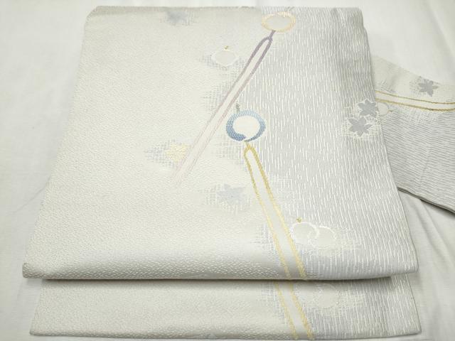 ■■■　サイズ　■■■ 長さ 367.5cm 幅 30cm程 ■■■　商品詳細　■■■ 【正絹】 状態は接写画像のように表地所々・胴回りに薄い汚れがございます。 大変上質な逸品になりますのでぜひお手入れをされてお召しになられてはいかがでしょうか。 お安く出品致しますので、是非この機会にいかがでしょうか？ ■■■　注意事項　■■■ ■モニター発色の具合により色合いが異なる場合がございます。 ■寸法は多少の誤差が生じる場合がございますのでご了承ください。 ■縫込みの長さが左右非対称の場合は短い部分を記載しております。 左右非対称であってもご返品・お値引き等の保証は出来かねますので、ご了承の上ご購入をお願い致します。 ■シミ等のチェックには注意を払っておりますが、見落としがある場合もございますし、個人の見解も様々ですので神経質な方のご購入はお控えください。 ■箪笥に入っておりました着物や帯なので畳みシワや匂いがあるものもございます。 ■お休みは基本的に土日祝となりますが、その他臨時でお休みする場合がございますのでご了承ください。 ■商品の発送は平日のみの発送となります。 ■夜間と土曜、日曜日はお問い合わせの回答が遅れる場合がございます。 ■当店では、お直し、紋入れ、お手入れ等は承っておりません。 ■生地の状態（ヤケ、経年劣化等）によってはサイズ直しが出来ない場合がございます。 その点もどうかご了承のうえ、ご購入をお願いいたします。 ■弊社で取り扱う商品は一点ものにつき、時期や在庫状況に応じて金額が変更となる場合がございます。 ■検針は行っておりません。予めご了承いただきますようお願いいたします。 ■【洗える着物】と記載のある商品におきましては、商品お届け後に洗濯を行ってしまってからのご返品にはご対応しかねます。 念の為、専門店でのお手入れをお願いいたします。 ■着物のサイズ目安は下記を参考ください↓ ＜女性着物＞　お端折り次第で＋5cm　−1cmが着用可能サイズ 　例）身丈170cmの場合、身長160cm〜175cm ＜男性着物＞　身丈＋約25cm〜27cm程が適応身長 　例）身丈155cmの場合、身長180〜182cm