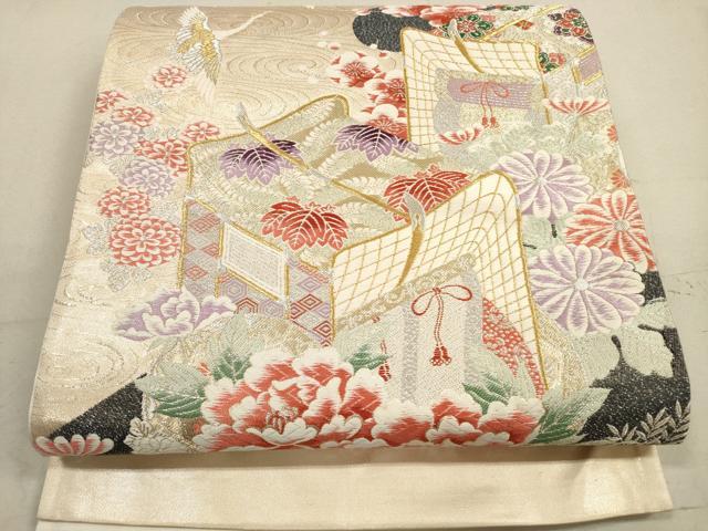 ■■■　サイズ　■■■ 長さ 450cm 幅 31cm程 ■■■　商品詳細　■■■ 【正絹・芯なし】 詳細に関しましては、画像をご確認ください。 大変上質な逸品になります。 お安く出品致しますので、是非この機会にいかがでしょうか？ ■■■　注意事項　■■■ ■モニター発色の具合により色合いが異なる場合がございます。 ■寸法は多少の誤差が生じる場合がございますのでご了承ください。 ■縫込みの長さが左右非対称の場合は短い部分を記載しております。 左右非対称であってもご返品・お値引き等の保証は出来かねますので、ご了承の上ご購入をお願い致します。 ■シミ等のチェックには注意を払っておりますが、見落としがある場合もございますし、個人の見解も様々ですので神経質な方のご購入はお控えください。 ■箪笥に入っておりました着物や帯なので畳みシワや匂いがあるものもございます。 ■お休みは基本的に土日祝となりますが、その他臨時でお休みする場合がございますのでご了承ください。 ■商品の発送は平日のみの発送となります。 ■夜間と土曜、日曜日はお問い合わせの回答が遅れる場合がございます。 ■当店では、お直し、紋入れ、お手入れ等は承っておりません。 ■生地の状態（ヤケ、経年劣化等）によってはサイズ直しが出来ない場合がございます。 その点もどうかご了承のうえ、ご購入をお願いいたします。 ■弊社で取り扱う商品は一点ものにつき、時期や在庫状況に応じて金額が変更となる場合がございます。 ■検針は行っておりません。予めご了承いただきますようお願いいたします。 ■【洗える着物】と記載のある商品におきましては、商品お届け後に洗濯を行ってしまってからのご返品にはご対応しかねます。 念の為、専門店でのお手入れをお願いいたします。 ■着物のサイズ目安は下記を参考ください↓ ＜女性着物＞　お端折り次第で＋5cm　−1cmが着用可能サイズ 　例）身丈170cmの場合、身長160cm〜175cm ＜男性着物＞　身丈＋約25cm〜27cm程が適応身長 　例）身丈155cmの場合、身長180〜182cm
