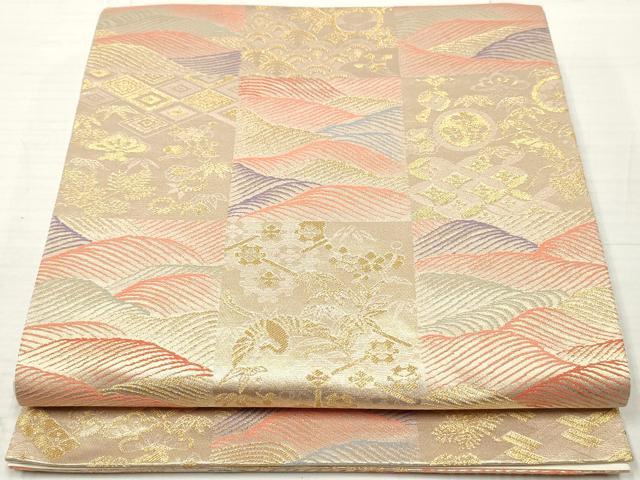 ■■■　サイズ　■■■ 長さ 424cm 幅 31cm程 ■■■　商品詳細　■■■ 【正絹】 詳細に関しましては、画像をご確認ください。 大変上質な逸品になります。 お安く出品致しますので、是非この機会にいかがでしょうか？ ■■■　注意事項　■■■ ■モニター発色の具合により色合いが異なる場合がございます。 ■寸法は多少の誤差が生じる場合がございますのでご了承ください。 ■縫込みの長さが左右非対称の場合は短い部分を記載しております。 左右非対称であってもご返品・お値引き等の保証は出来かねますので、ご了承の上ご購入をお願い致します。 ■シミ等のチェックには注意を払っておりますが、見落としがある場合もございますし、個人の見解も様々ですので神経質な方のご購入はお控えください。 ■箪笥に入っておりました着物や帯なので畳みシワや匂いがあるものもございます。 ■お休みは基本的に土日祝となりますが、その他臨時でお休みする場合がございますのでご了承ください。 ■商品の発送は平日のみの発送となります。 ■夜間と土曜、日曜日はお問い合わせの回答が遅れる場合がございます。 ■当店では、お直し、紋入れ、お手入れ等は承っておりません。 ■生地の状態（ヤケ、経年劣化等）によってはサイズ直しが出来ない場合がございます。 その点もどうかご了承のうえ、ご購入をお願いいたします。 ■弊社で取り扱う商品は一点ものにつき、時期や在庫状況に応じて金額が変更となる場合がございます。 ■検針は行っておりません。予めご了承いただきますようお願いいたします。 ■【洗える着物】と記載のある商品におきましては、商品お届け後に洗濯を行ってしまってからのご返品にはご対応しかねます。 念の為、専門店でのお手入れをお願いいたします。 ■着物のサイズ目安は下記を参考ください↓ ＜女性着物＞　お端折り次第で＋5cm　−1cmが着用可能サイズ 　例）身丈170cmの場合、身長160cm〜175cm ＜男性着物＞　身丈＋約25cm〜27cm程が適応身長 　例）身丈155cmの場合、身長180〜182cm