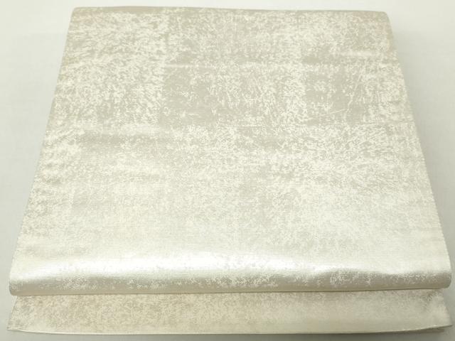 ■■■　サイズ　■■■ 長さ 428cm 幅 30.5cm程 ■■■　商品詳細　■■■ 【正絹】 詳細に関しましては、画像をご確認ください。 大変上質な逸品になります。 お安く出品致しますので、是非この機会にいかがでしょうか？ ■■■　注意事項　■■■ ■モニター発色の具合により色合いが異なる場合がございます。 ■寸法は多少の誤差が生じる場合がございますのでご了承ください。 ■縫込みの長さが左右非対称の場合は短い部分を記載しております。 左右非対称であってもご返品・お値引き等の保証は出来かねますので、ご了承の上ご購入をお願い致します。 ■シミ等のチェックには注意を払っておりますが、見落としがある場合もございますし、個人の見解も様々ですので神経質な方のご購入はお控えください。 ■箪笥に入っておりました着物や帯なので畳みシワや匂いがあるものもございます。 ■お休みは基本的に土日祝となりますが、その他臨時でお休みする場合がございますのでご了承ください。 ■商品の発送は平日のみの発送となります。 ■夜間と土曜、日曜日はお問い合わせの回答が遅れる場合がございます。 ■当店では、お直し、紋入れ、お手入れ等は承っておりません。 ■生地の状態（ヤケ、経年劣化等）によってはサイズ直しが出来ない場合がございます。 その点もどうかご了承のうえ、ご購入をお願いいたします。 ■弊社で取り扱う商品は一点ものにつき、時期や在庫状況に応じて金額が変更となる場合がございます。 ■検針は行っておりません。予めご了承いただきますようお願いいたします。 ■【洗える着物】と記載のある商品におきましては、商品お届け後に洗濯を行ってしまってからのご返品にはご対応しかねます。 念の為、専門店でのお手入れをお願いいたします。 ■着物のサイズ目安は下記を参考ください↓ ＜女性着物＞　お端折り次第で＋5cm　−1cmが着用可能サイズ 　例）身丈170cmの場合、身長160cm〜175cm ＜男性着物＞　身丈＋約25cm〜27cm程が適応身長 　例）身丈155cmの場合、身長180〜182cm
