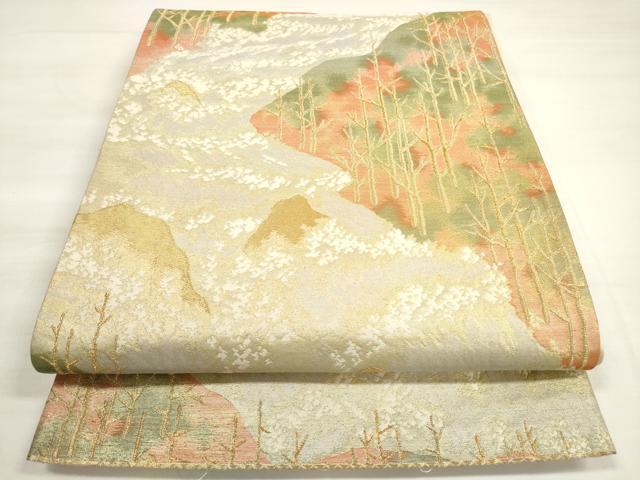 ■■■　サイズ　■■■ 長さ 434cm 幅 30cm程 ■■■　商品詳細　■■■ 【正絹・芯なし】 詳細に関しましては、画像をご確認ください。 大変上質な逸品になります。 お安く出品致しますので、是非この機会にいかがでしょうか？ ※たれ先未かがりですが着用には問題ありません。 ※汚れ等に関しましては、着用時には見えない部分になるかと思いますのであまり気にならずお召になれるかと思います。 ■■■　注意事項　■■■ ■モニター発色の具合により色合いが異なる場合がございます。 ■寸法は多少の誤差が生じる場合がございますのでご了承ください。 ■縫込みの長さが左右非対称の場合は短い部分を記載しております。 左右非対称であってもご返品・お値引き等の保証は出来かねますので、ご了承の上ご購入をお願い致します。 ■シミ等のチェックには注意を払っておりますが、見落としがある場合もございますし、個人の見解も様々ですので神経質な方のご購入はお控えください。 ■箪笥に入っておりました着物や帯なので畳みシワや匂いがあるものもございます。 ■お休みは基本的に土日祝となりますが、その他臨時でお休みする場合がございますのでご了承ください。 ■商品の発送は平日のみの発送となります。 ■夜間と土曜、日曜日はお問い合わせの回答が遅れる場合がございます。 ■当店では、お直し、紋入れ、お手入れ等は承っておりません。 ■生地の状態（ヤケ、経年劣化等）によってはサイズ直しが出来ない場合がございます。 その点もどうかご了承のうえ、ご購入をお願いいたします。 ■弊社で取り扱う商品は一点ものにつき、時期や在庫状況に応じて金額が変更となる場合がございます。 ■検針は行っておりません。予めご了承いただきますようお願いいたします。 ■【洗える着物】と記載のある商品におきましては、商品お届け後に洗濯を行ってしまってからのご返品にはご対応しかねます。 念の為、専門店でのお手入れをお願いいたします。 ■着物のサイズ目安は下記を参考ください↓ ＜女性着物＞　お端折り次第で＋5cm　−1cmが着用可能サイズ 　例）身丈170cmの場合、身長160cm〜175cm ＜男性着物＞　身丈＋約25cm〜27cm程が適応身長 　例）身丈155cmの場合、身長180〜182cm