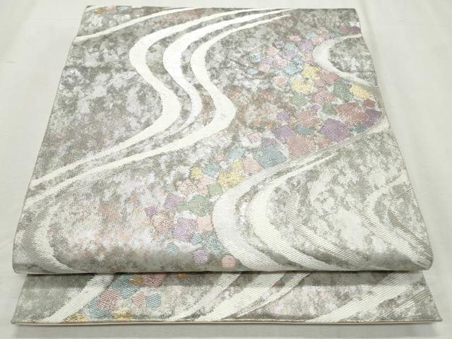 ■■■　サイズ　■■■ 長さ 436cm 幅 31cm程 ■■■　商品詳細　■■■ 【正絹・芯なし】 詳細に関しましては、画像をご確認ください。 大変上質な逸品になります。 お安く出品致しますので、是非この機会にいかがでしょうか？ ■■■　注意事項　■■■ ■モニター発色の具合により色合いが異なる場合がございます。 ■寸法は多少の誤差が生じる場合がございますのでご了承ください。 ■縫込みの長さが左右非対称の場合は短い部分を記載しております。 左右非対称であってもご返品・お値引き等の保証は出来かねますので、ご了承の上ご購入をお願い致します。 ■シミ等のチェックには注意を払っておりますが、見落としがある場合もございますし、個人の見解も様々ですので神経質な方のご購入はお控えください。 ■箪笥に入っておりました着物や帯なので畳みシワや匂いがあるものもございます。 ■お休みは基本的に土日祝となりますが、その他臨時でお休みする場合がございますのでご了承ください。 ■商品の発送は平日のみの発送となります。 ■夜間と土曜、日曜日はお問い合わせの回答が遅れる場合がございます。 ■当店では、お直し、紋入れ、お手入れ等は承っておりません。 ■生地の状態（ヤケ、経年劣化等）によってはサイズ直しが出来ない場合がございます。 その点もどうかご了承のうえ、ご購入をお願いいたします。 ■弊社で取り扱う商品は一点ものにつき、時期や在庫状況に応じて金額が変更となる場合がございます。 ■検針は行っておりません。予めご了承いただきますようお願いいたします。 ■【洗える着物】と記載のある商品におきましては、商品お届け後に洗濯を行ってしまってからのご返品にはご対応しかねます。 念の為、専門店でのお手入れをお願いいたします。 ■写真に写っている物が全てになります。それ以外の付属品はございませんのでご了承ください。 ■状態に関する写真につきましては、掲載可能な写真枚数に限りがあるため、各箇所につき1枚参考画像を掲載しております。 ■着物のサイズ目安は下記を参考ください↓ ＜女性着物＞　お端折り次第で＋5cm　－1cmが着用可能サイズ 　例）身丈170cmの場合、身長160cm～175cm ＜男性着物＞　身丈＋約25cm～27cm程が適応身長 　例）身丈155cmの場合、身長180～182cm